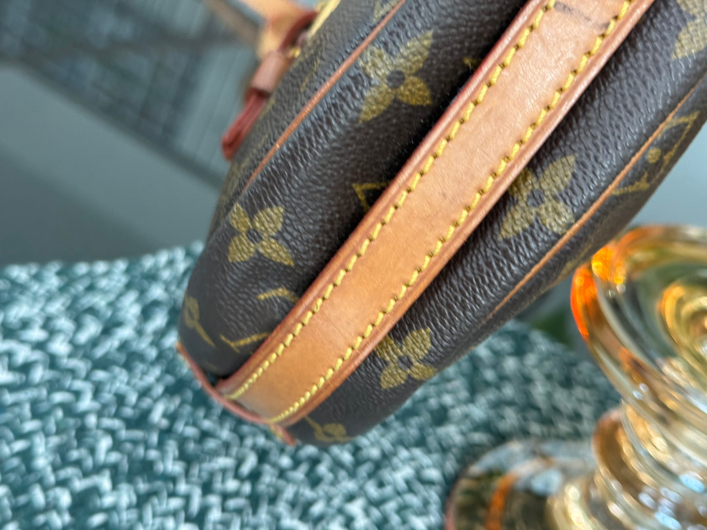 Jeaunefille MM Crossbody 📅 Year: 1990