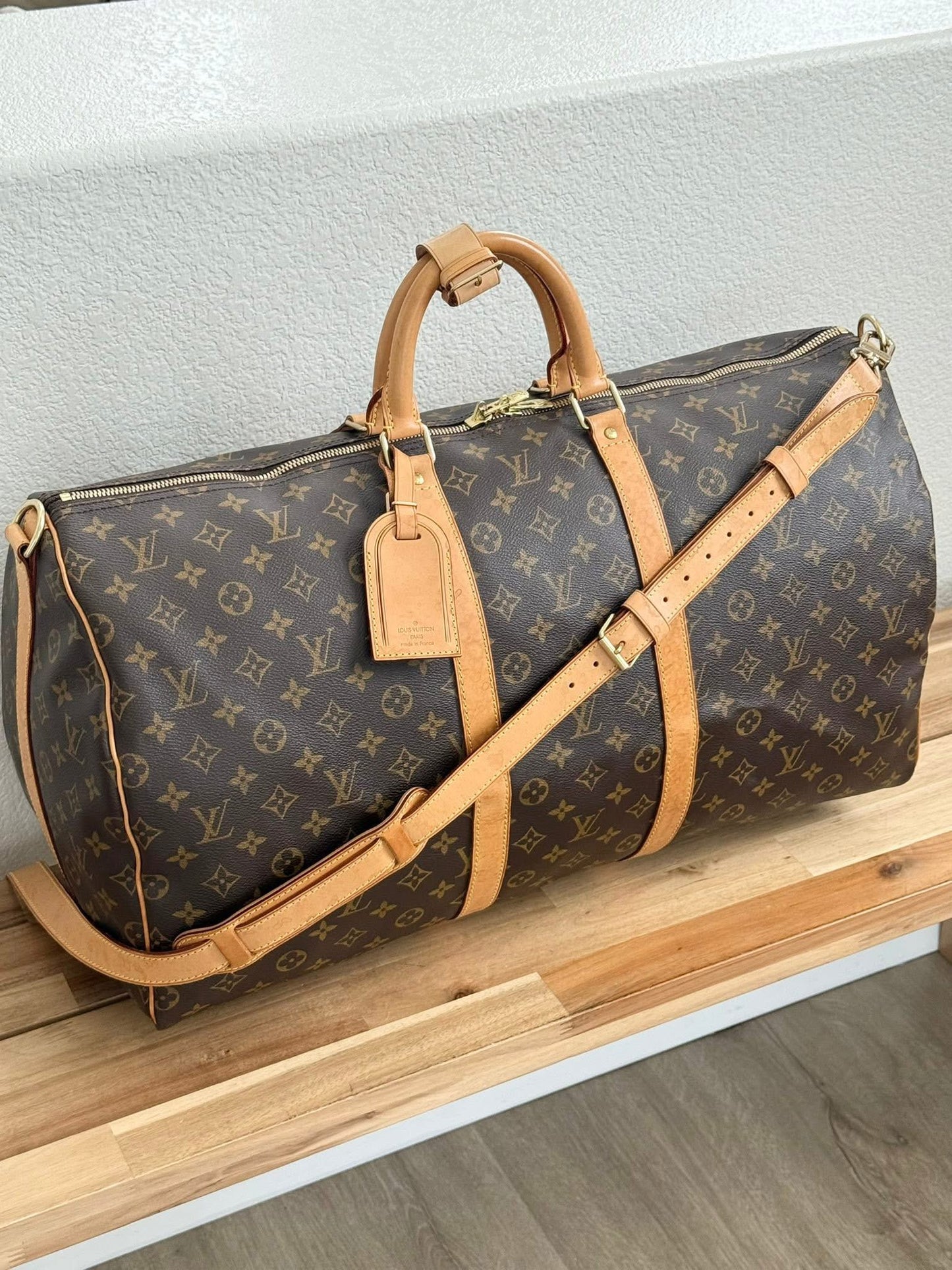 Keepall 55 Bandoulier with Original Strap, Luggage tag and Poignet 📅 Year: 2002