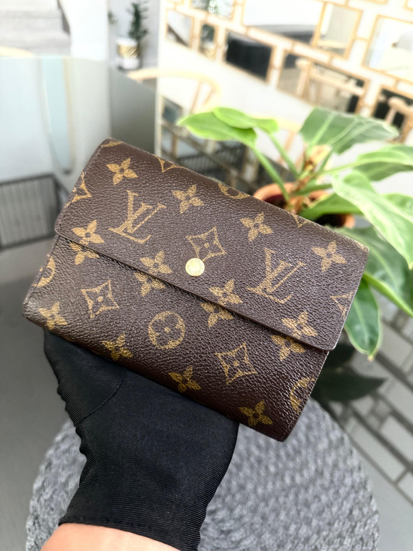 Etui Wallet Passport Holder in Monogram with 6 Cardholders 🗓️ Year: 1998