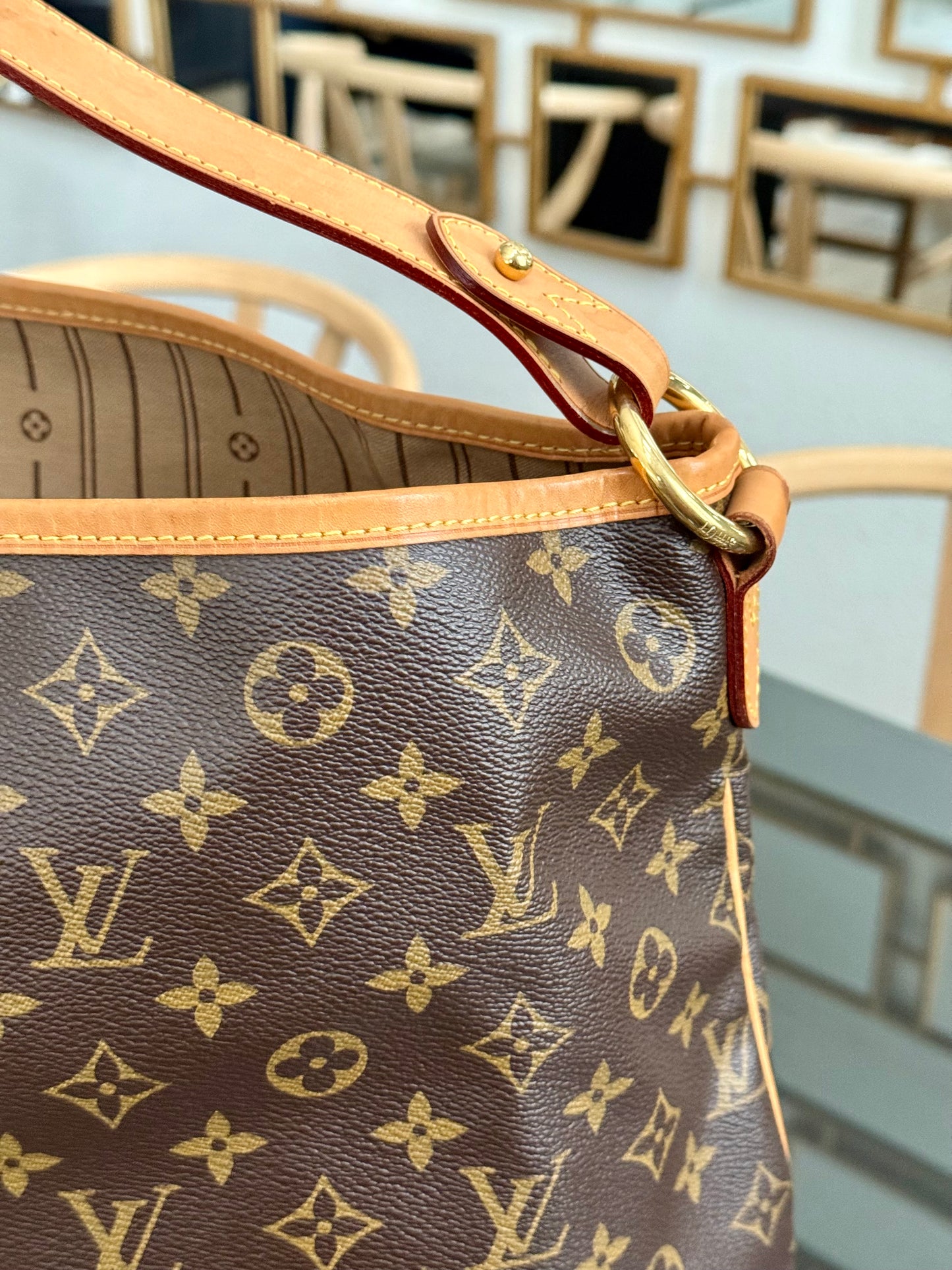 Delightful MM with Dustbag 📅 Year: 2010