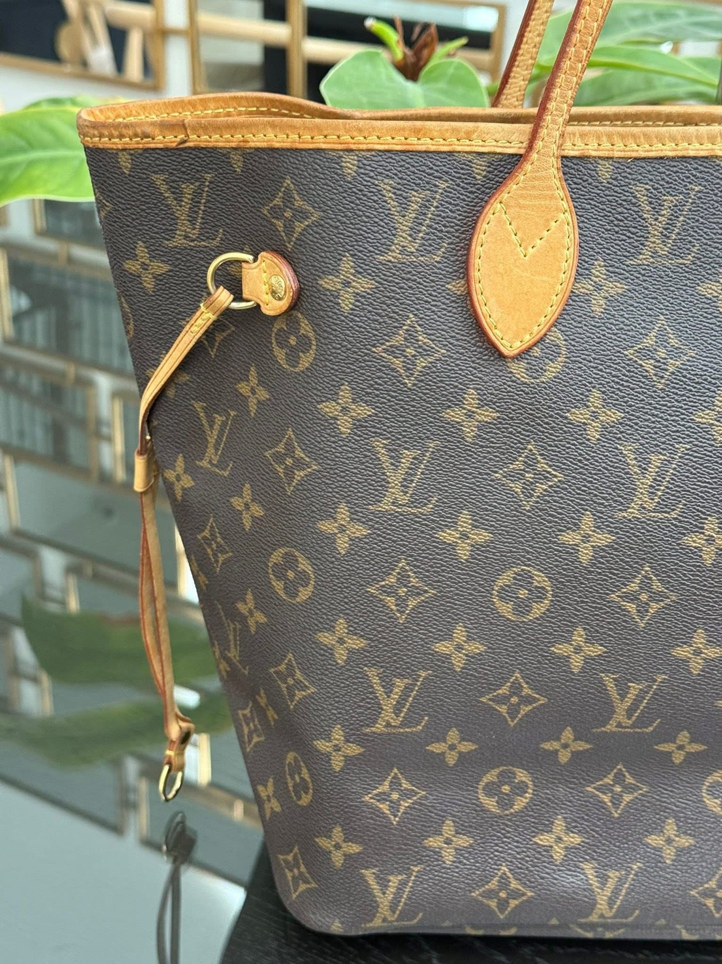 Neverfull MM in Monogram with Dustbag 📅 Year: 2007