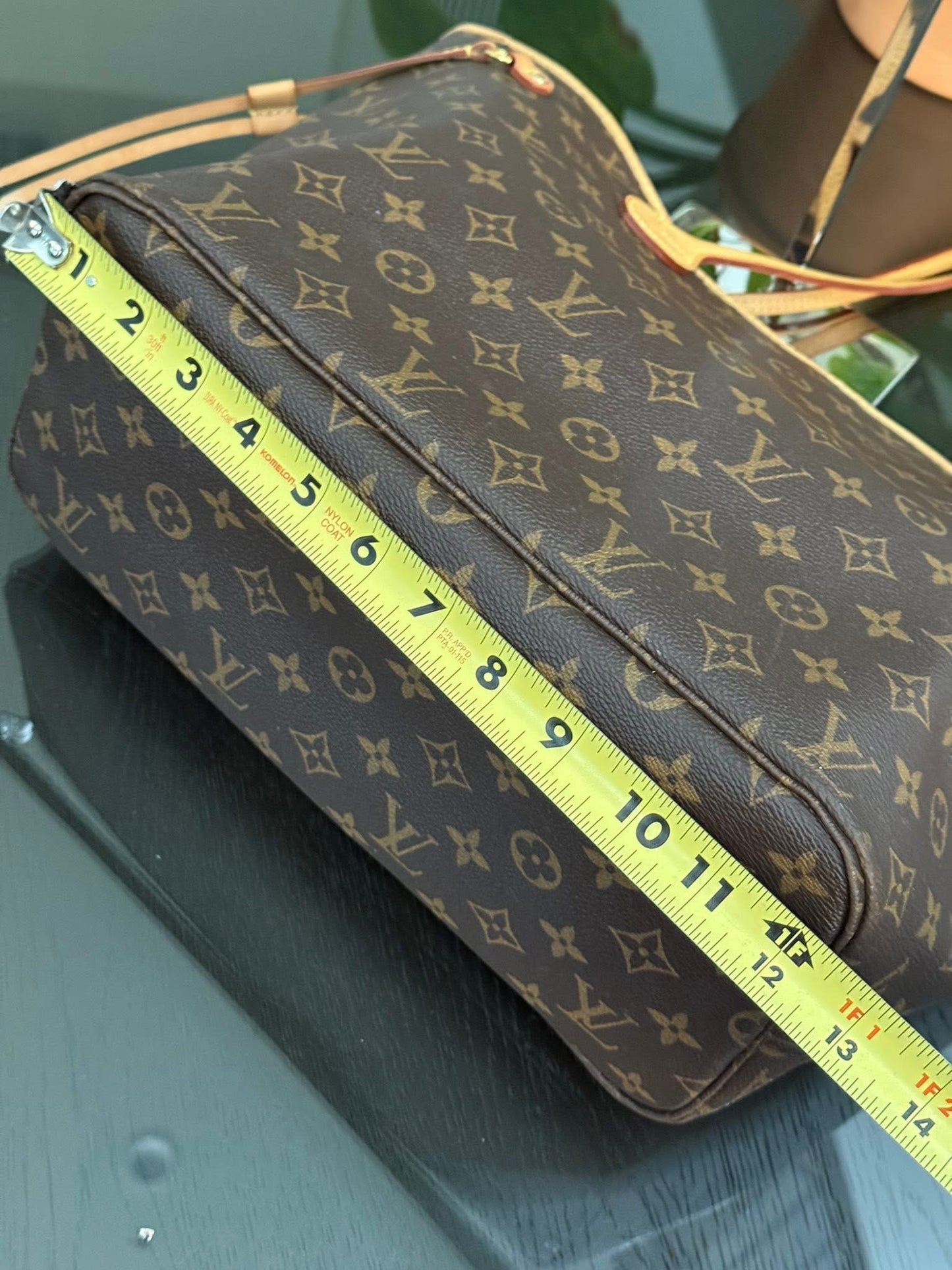 Neverfull MM Monogram in Cerise interior with Dustbag and Insert Organizer 🌺 📅 Year: 2018