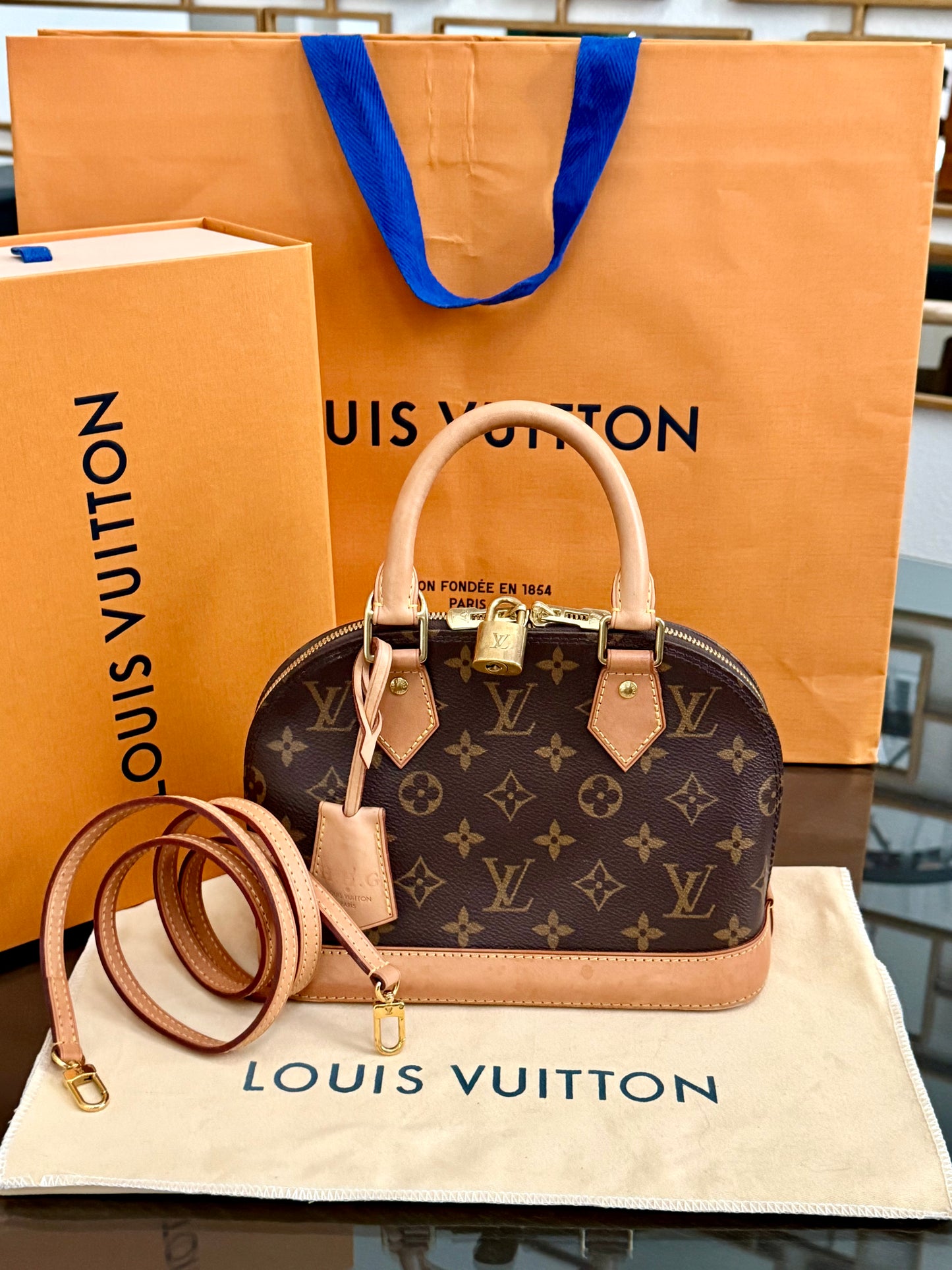 Alma BB with Original Strap , Clochette , Lock 🔐 keys, Box , dustbag and Paper bag - 📅 Year: 2021