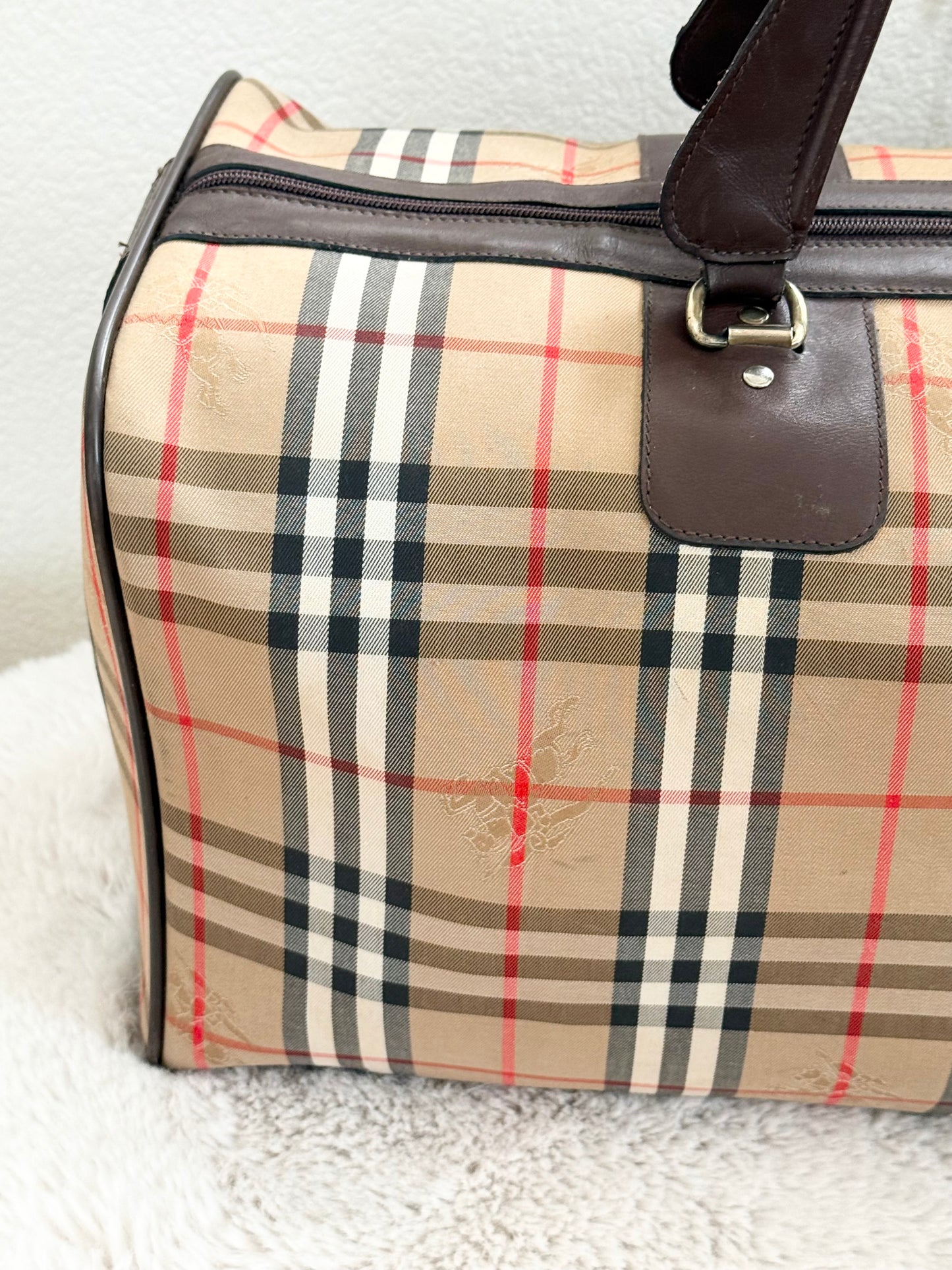 Burberry Duffle/ Travel Bag 📅