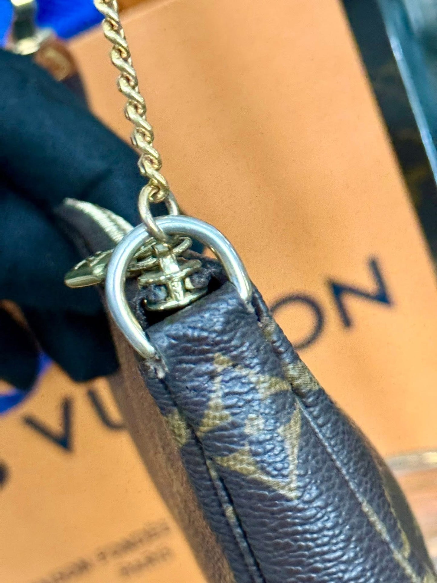 Monogram Bucket Pochette - 📅 Year: 2003