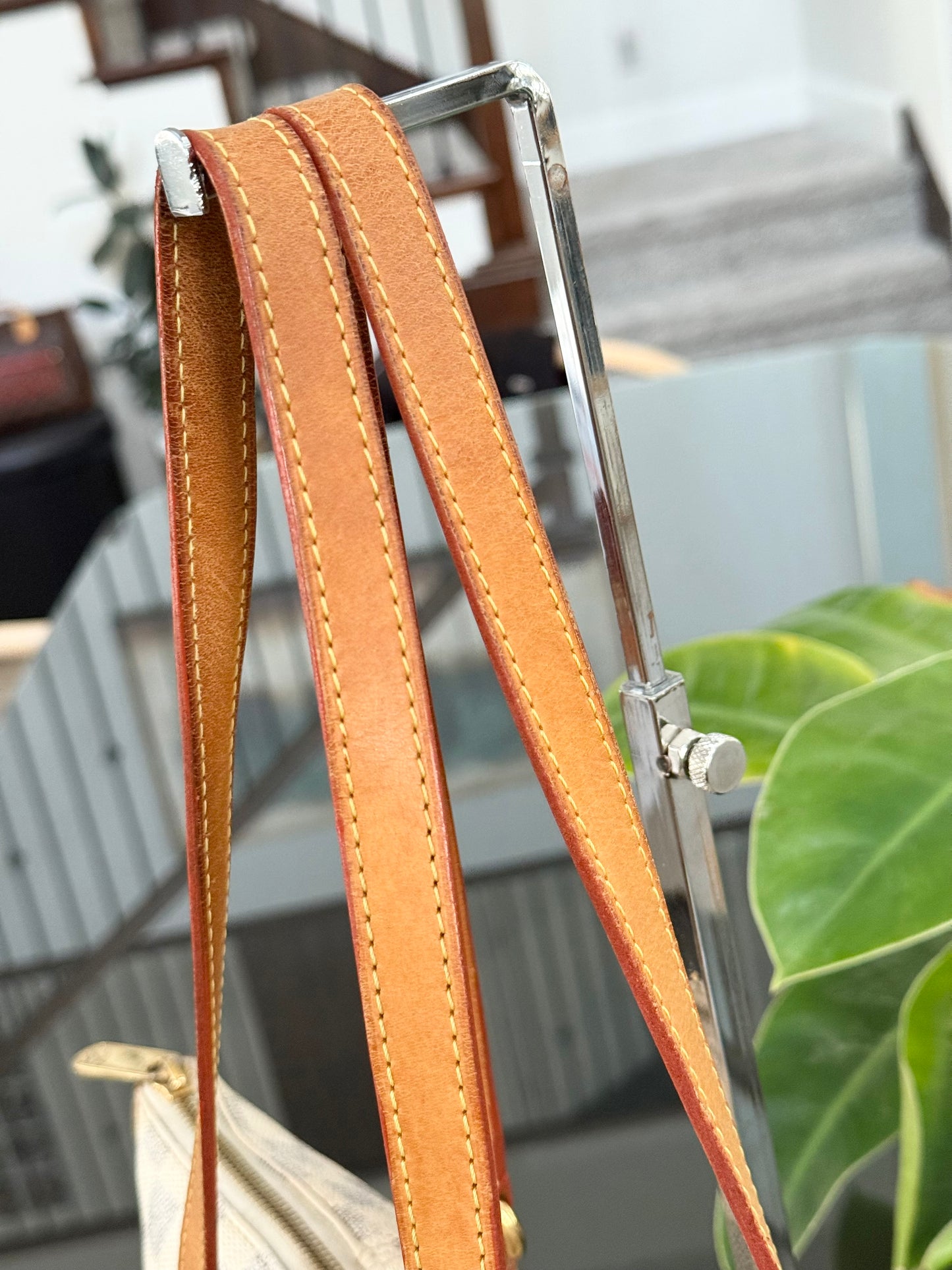 Totally PM Azur with Dustbag 📅 Year: 2011