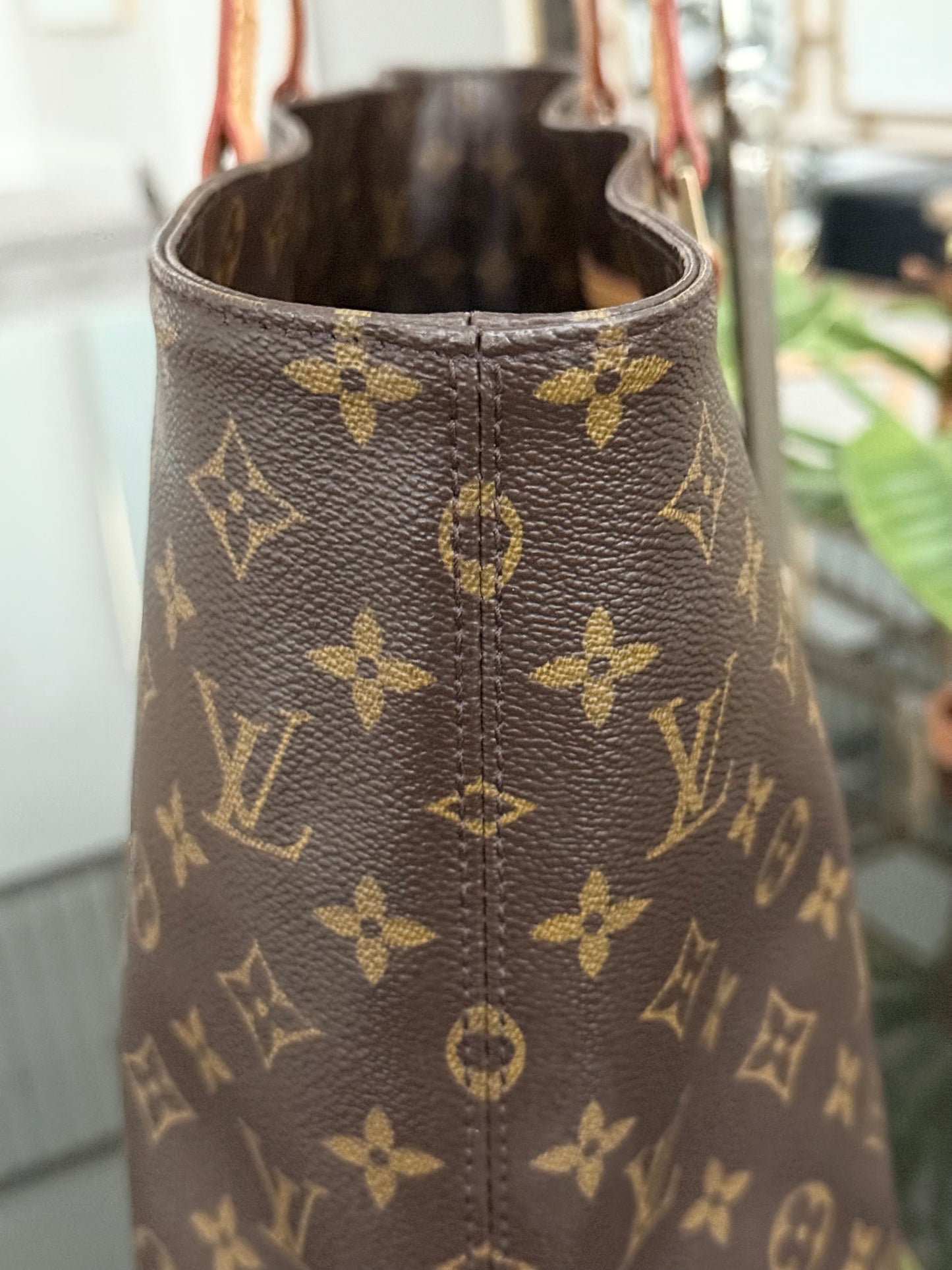 Cabas Alto in Monogram 🗓️ Year: 2002