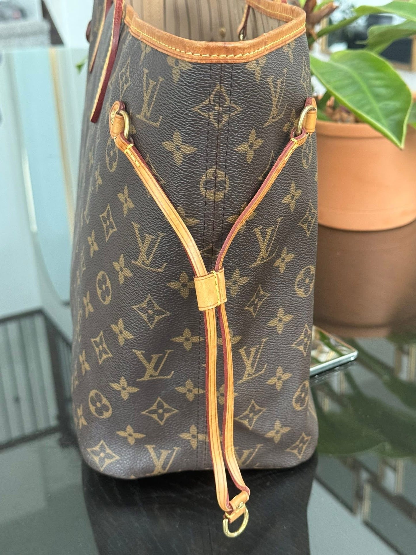 Neverfull MM with Insert Organizer 📅 Year: 2013