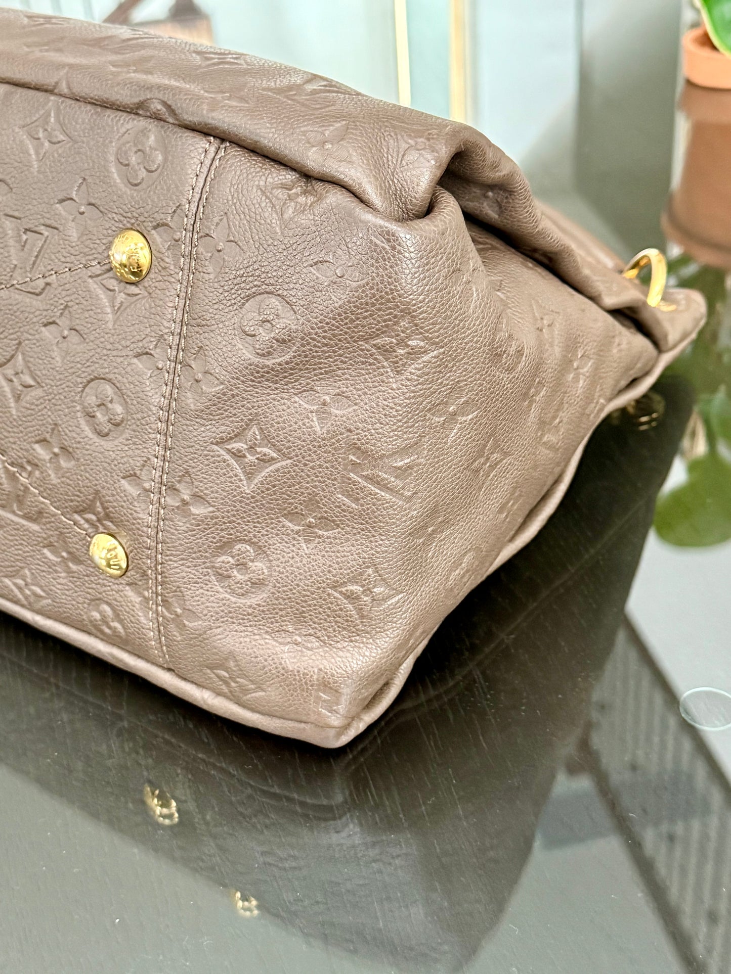 Artsy MM Empriente Ombre with Dustbag and Insert Organizer 📅 Year: 2011