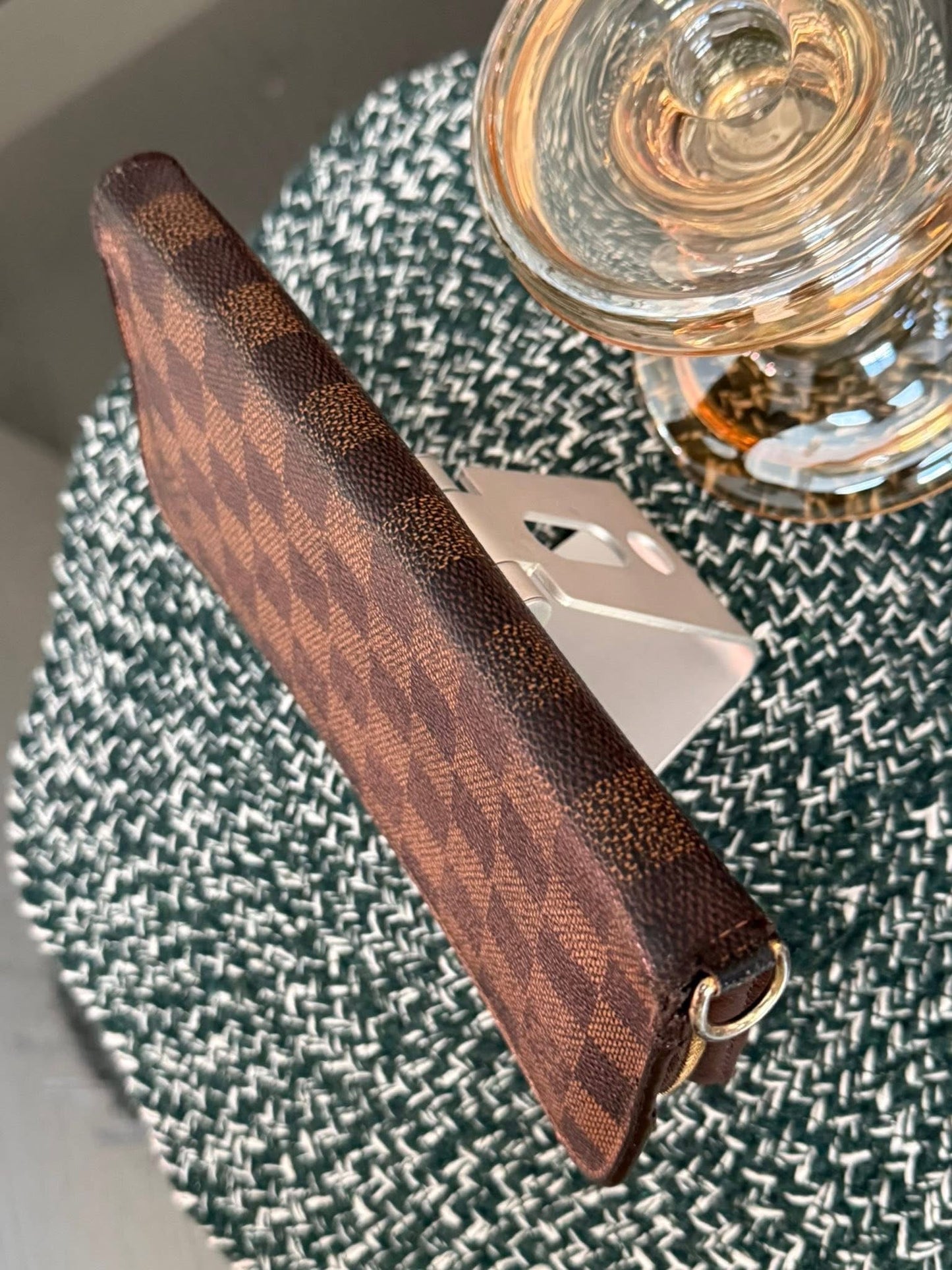 Insolite Wallet in De 🗓️ Year: 2010