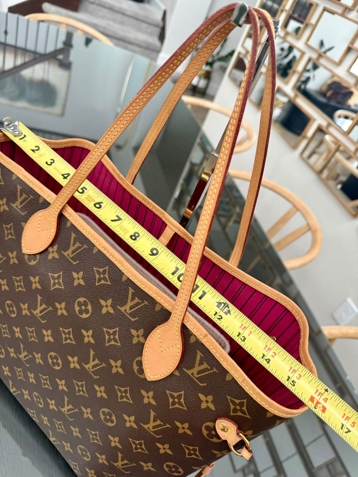 Neverfull MM in Peony interior with Dustbag and Insert Organizer 📅 Year: 2019