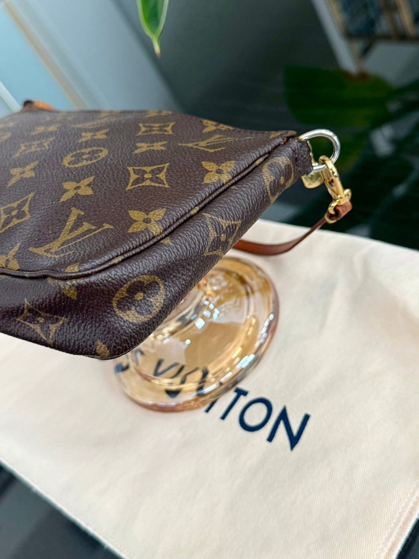 Pochette Accessories with Dustbag 📅 Year: 1999