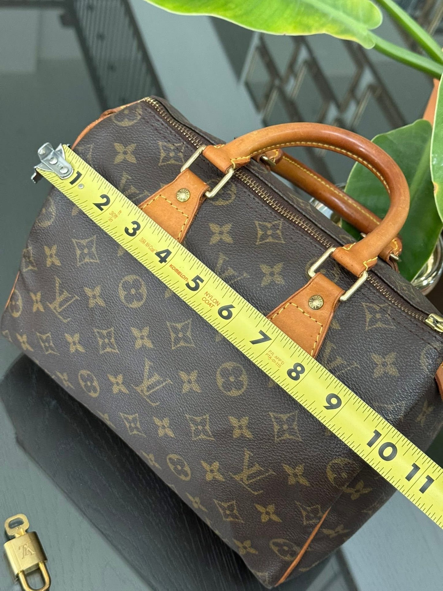 Speedy 25 in Monogram with Lock 🔐 and Key -🗓️ Year: 2000