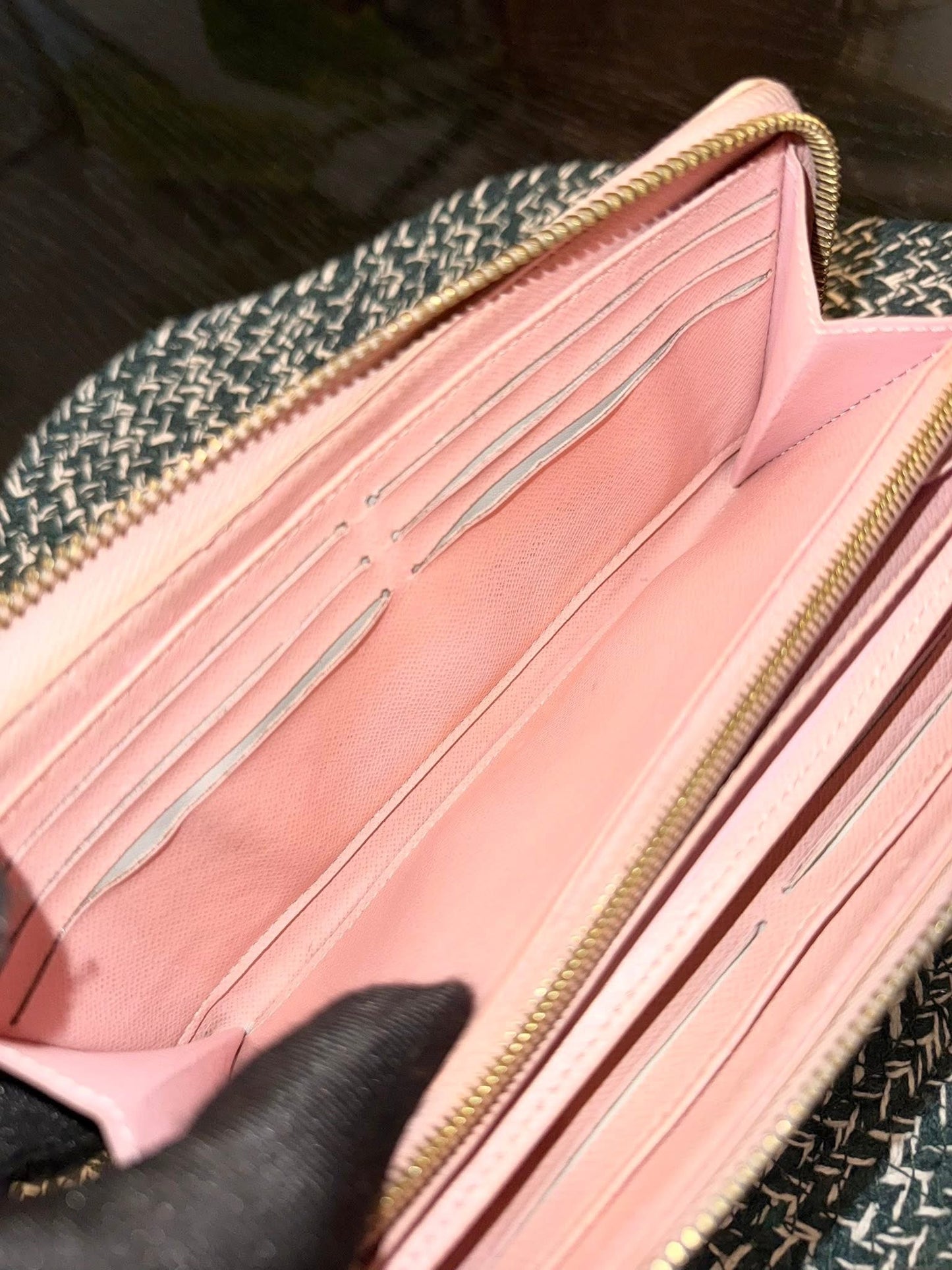 Zippy Wallet Azur in Rose Ballerine with Dustbag 🗓️ Year: 2019
