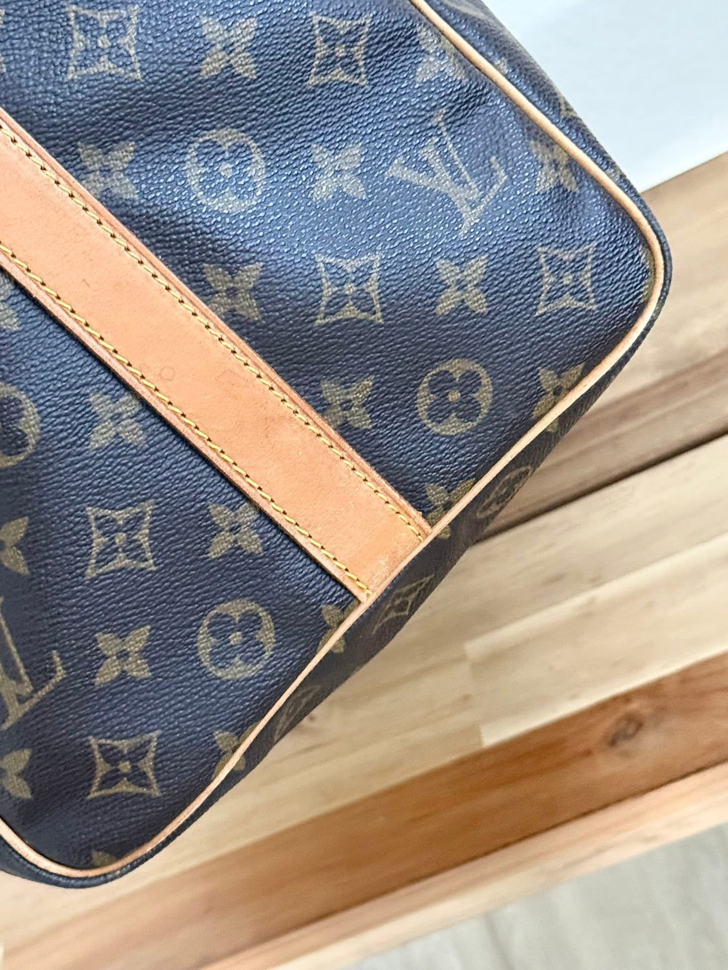 Keepall 50 Bandoulier with Original Strap, Luggage tag and Poignet  📅 Year: 1990