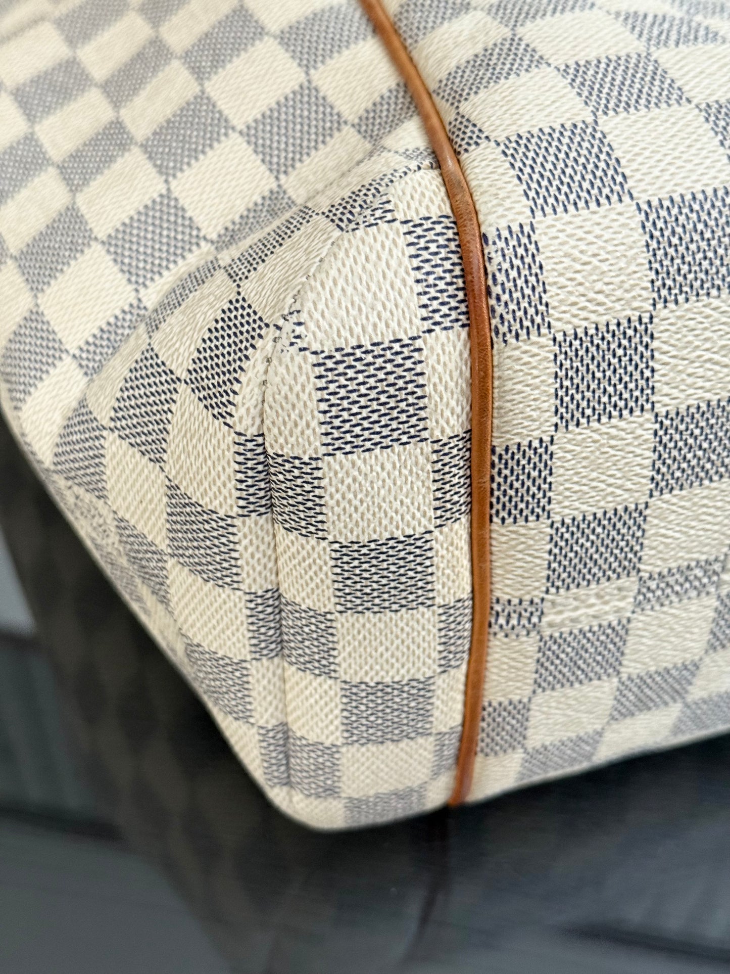 Totally PM Azur with Dustbag 📅 Year: 2011