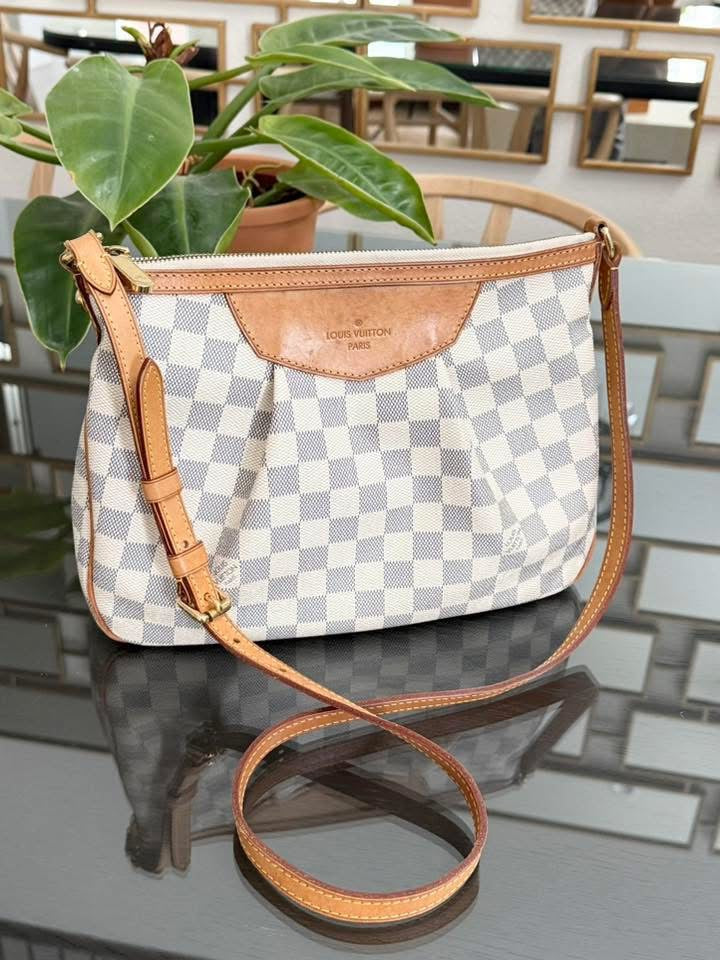 Siracusa PM Crossbody - 🗓️ Year: 2011