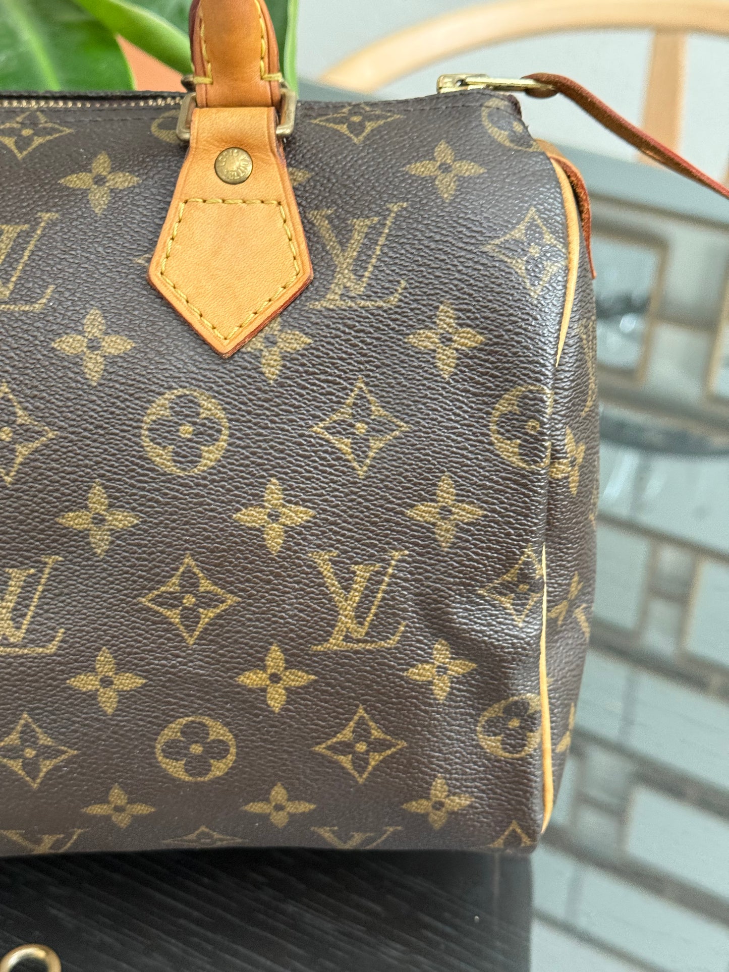 Speedy 25 in Monogram with Lock 🔐 and Key -🗓️ Year: 2005