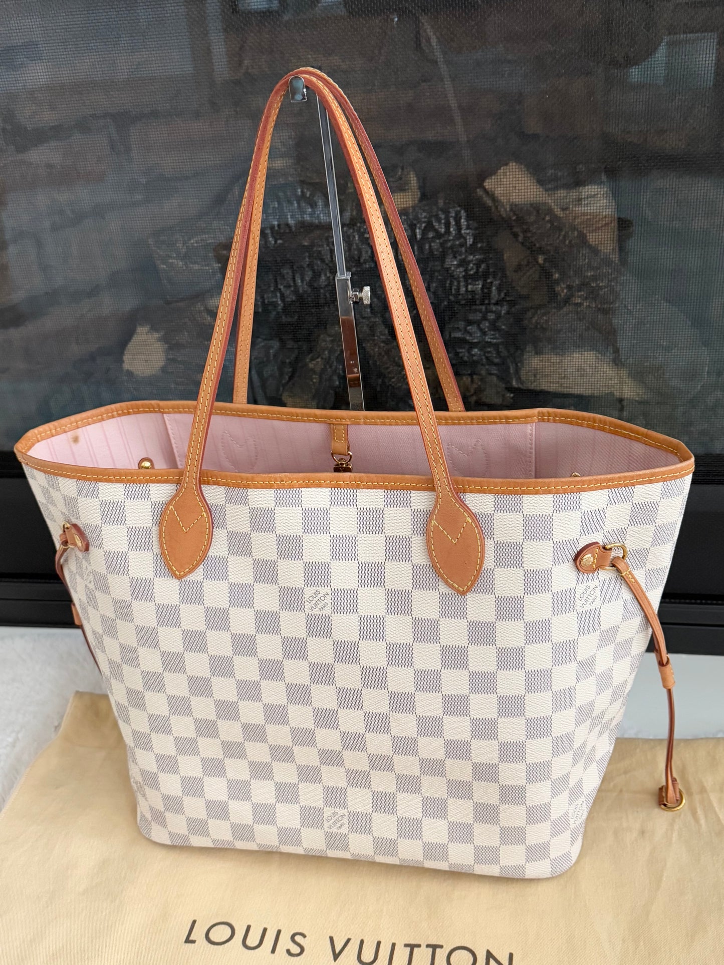 Neverfull MM Azur in Rose Ballerine with Dustbag -Year: 2018