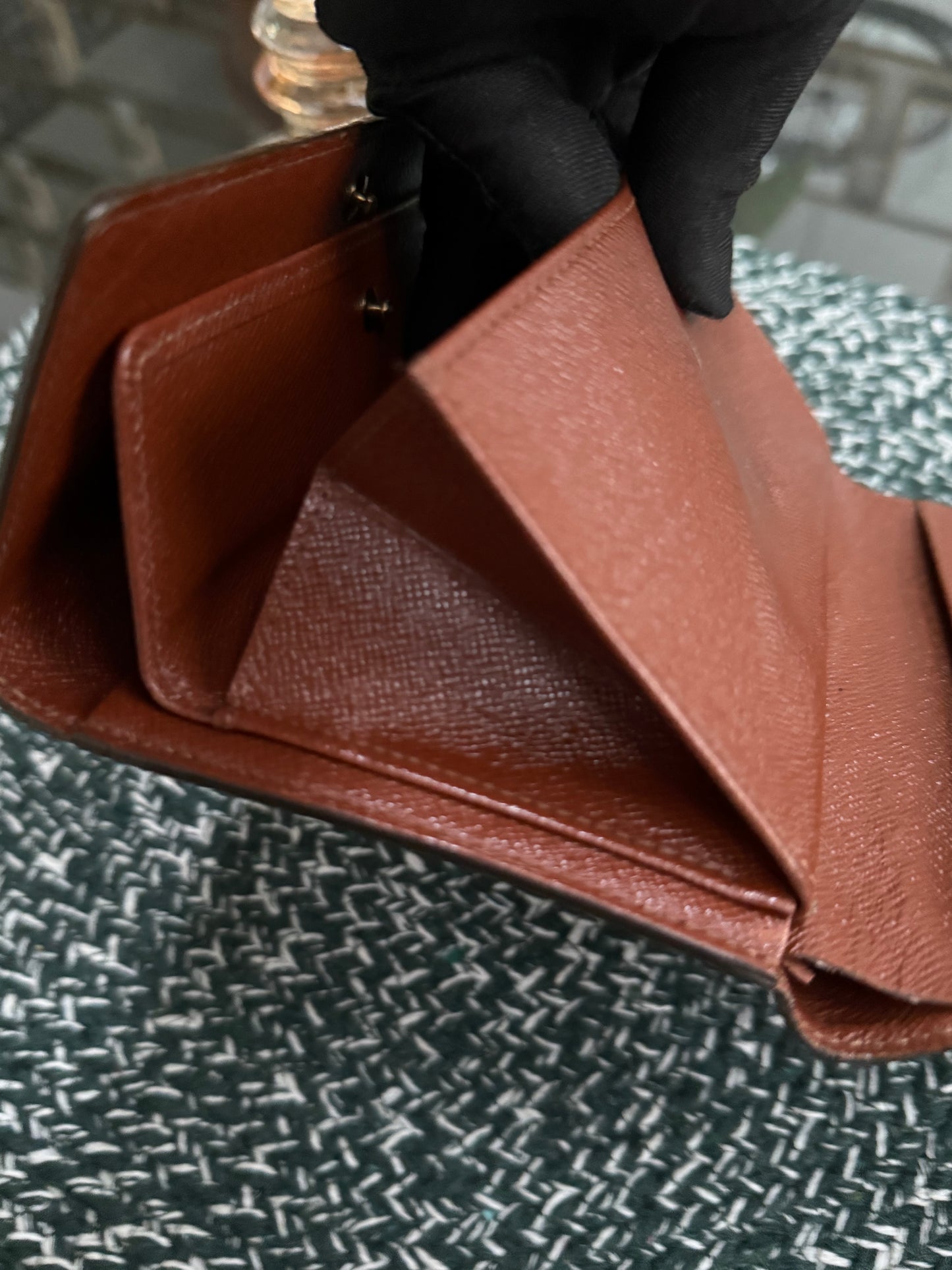 Etui Wallet Passport Holder in Monogram with 6 Cardholders 🗓️ Year: 1999