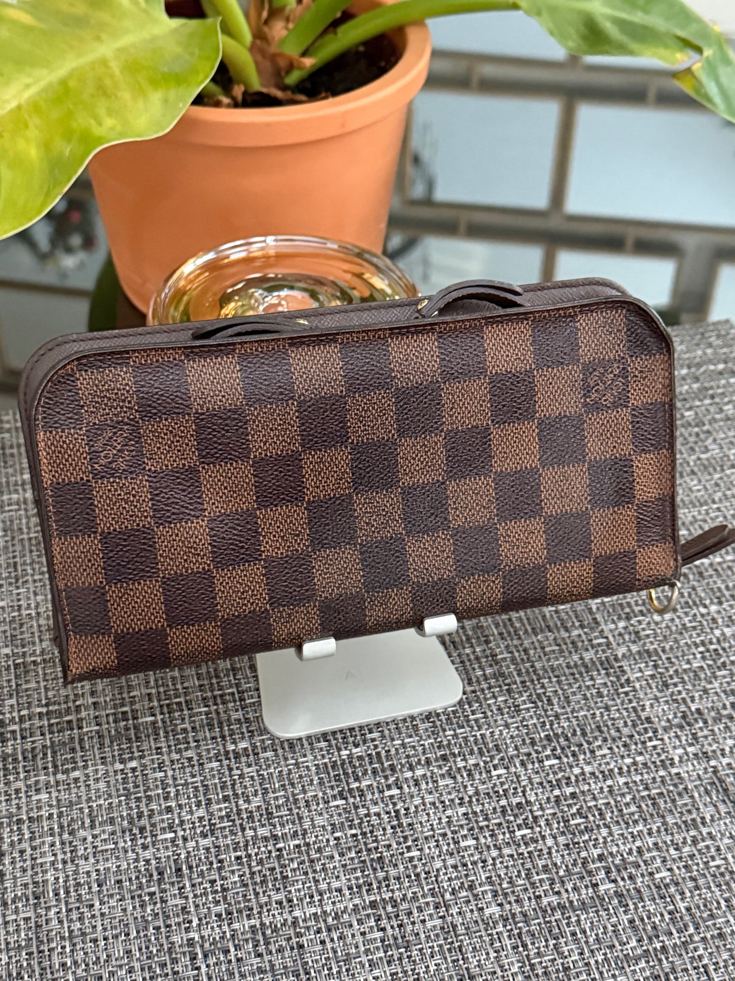 Insolite Wallet in De -Year 2011