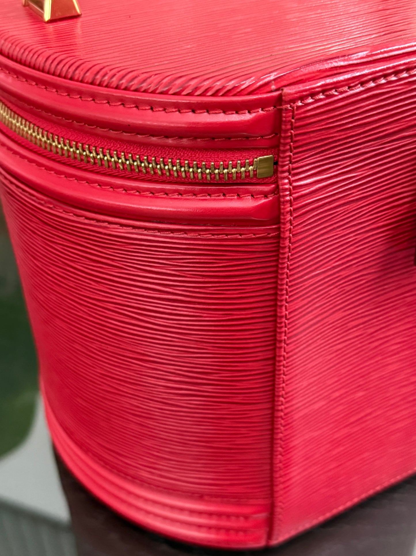 Epi Cannes with Lock No key-🗓️ Year: 2000