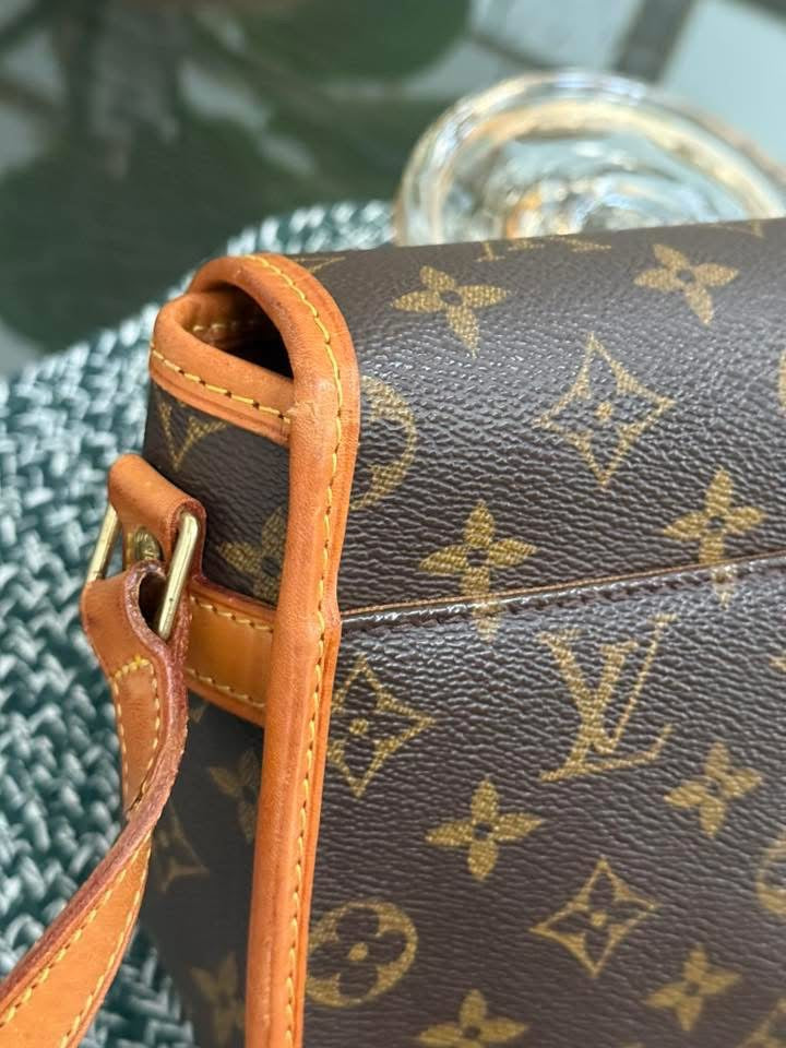 Sologne Crossbody 📅 Year: 2000