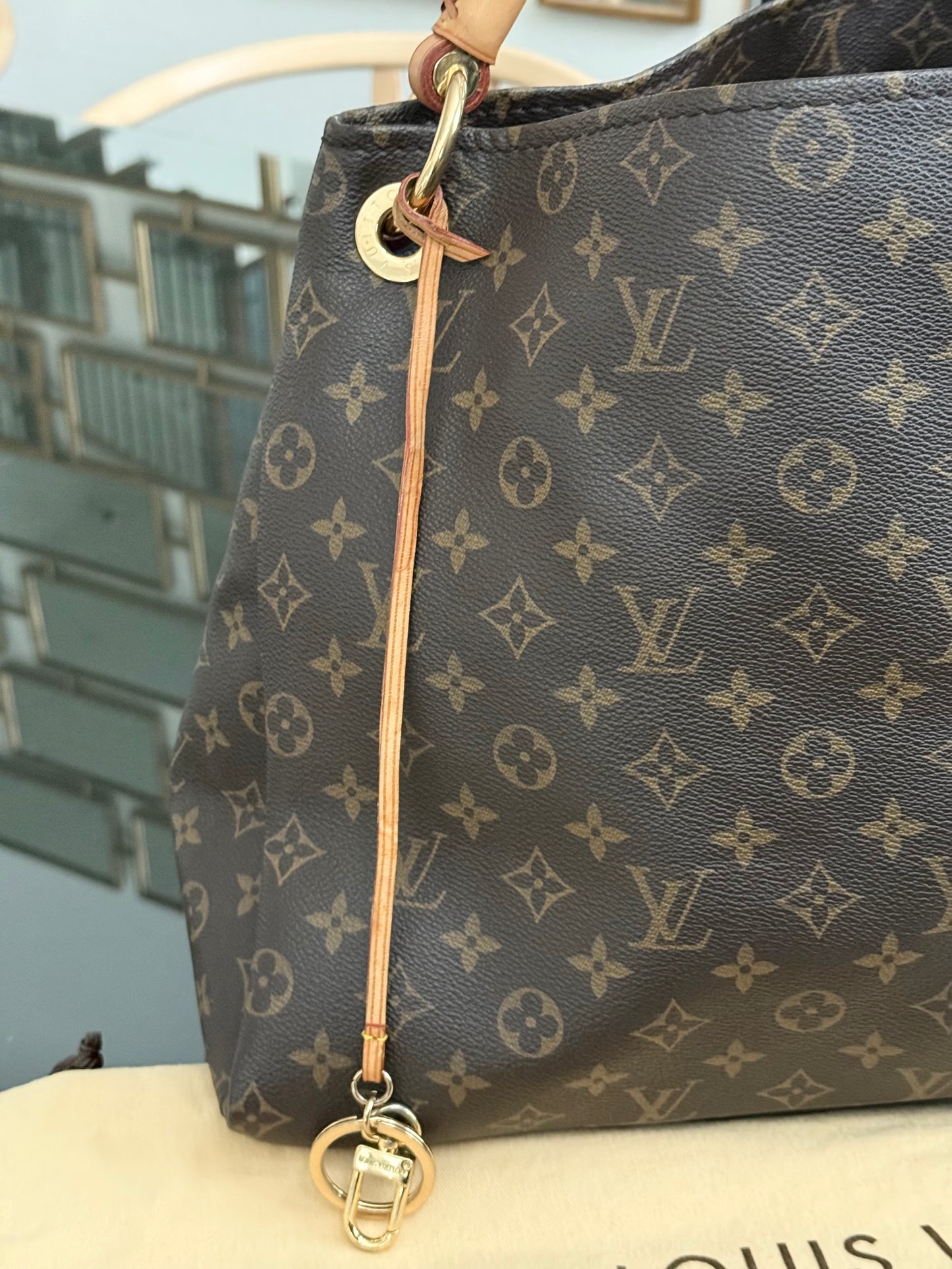 Artsy MM with Dustbag and Insert Organizer - 📅 Year: 2010