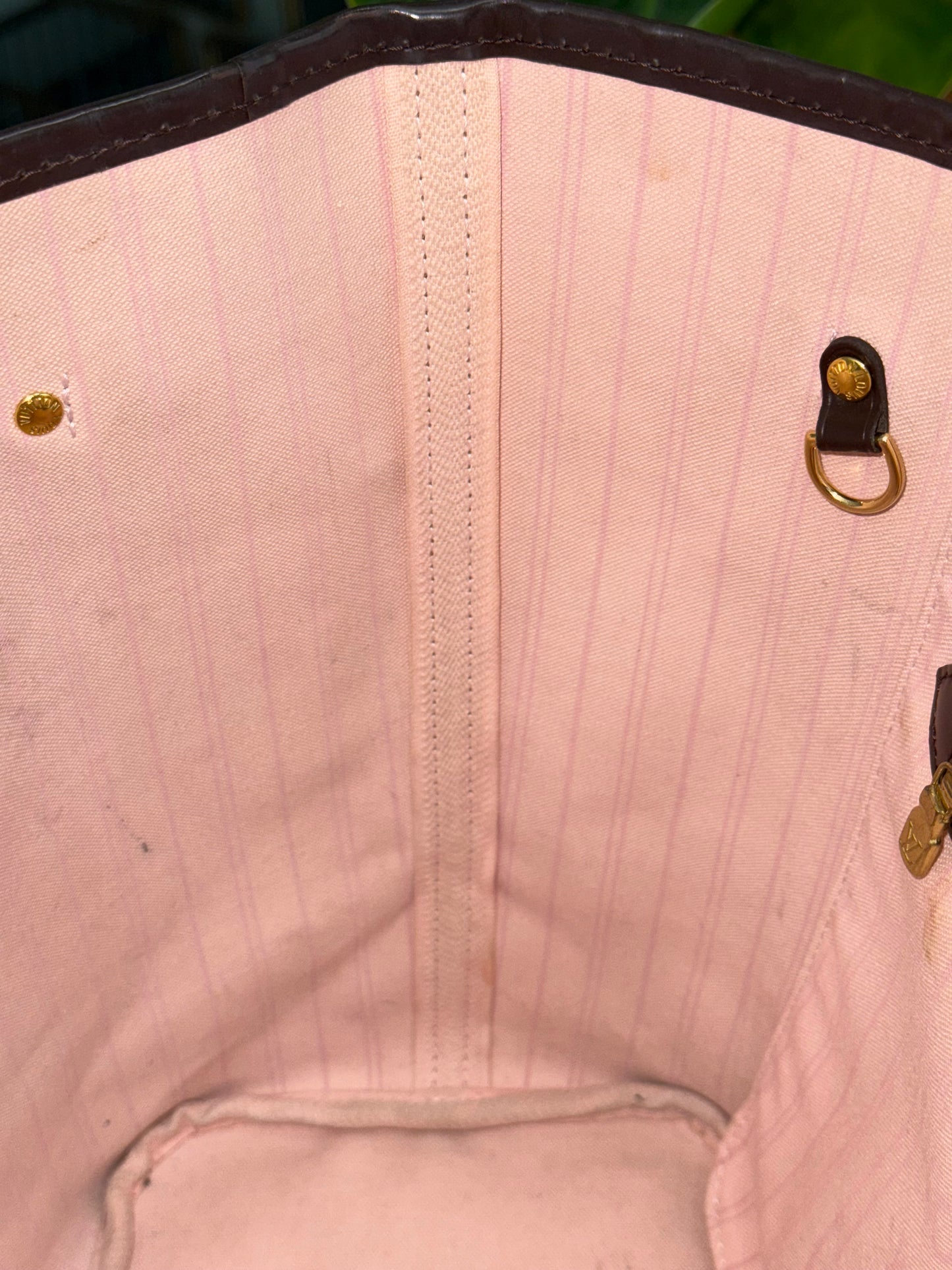 Neverfull MM in Rose Ballerine interior with Dustbag - Microchip