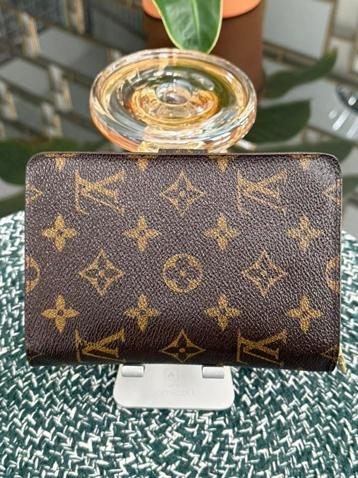 Etui Wallet Passport Holder in Monogram with 8 Cardholders 🗓️ Year: 1990