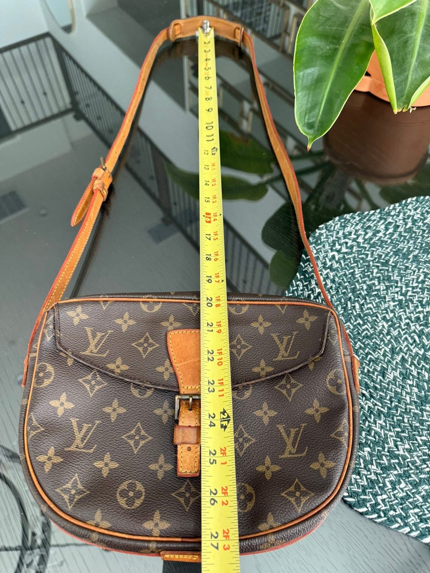 Jeaunefille MM Crossbody 📅 Year: 1989