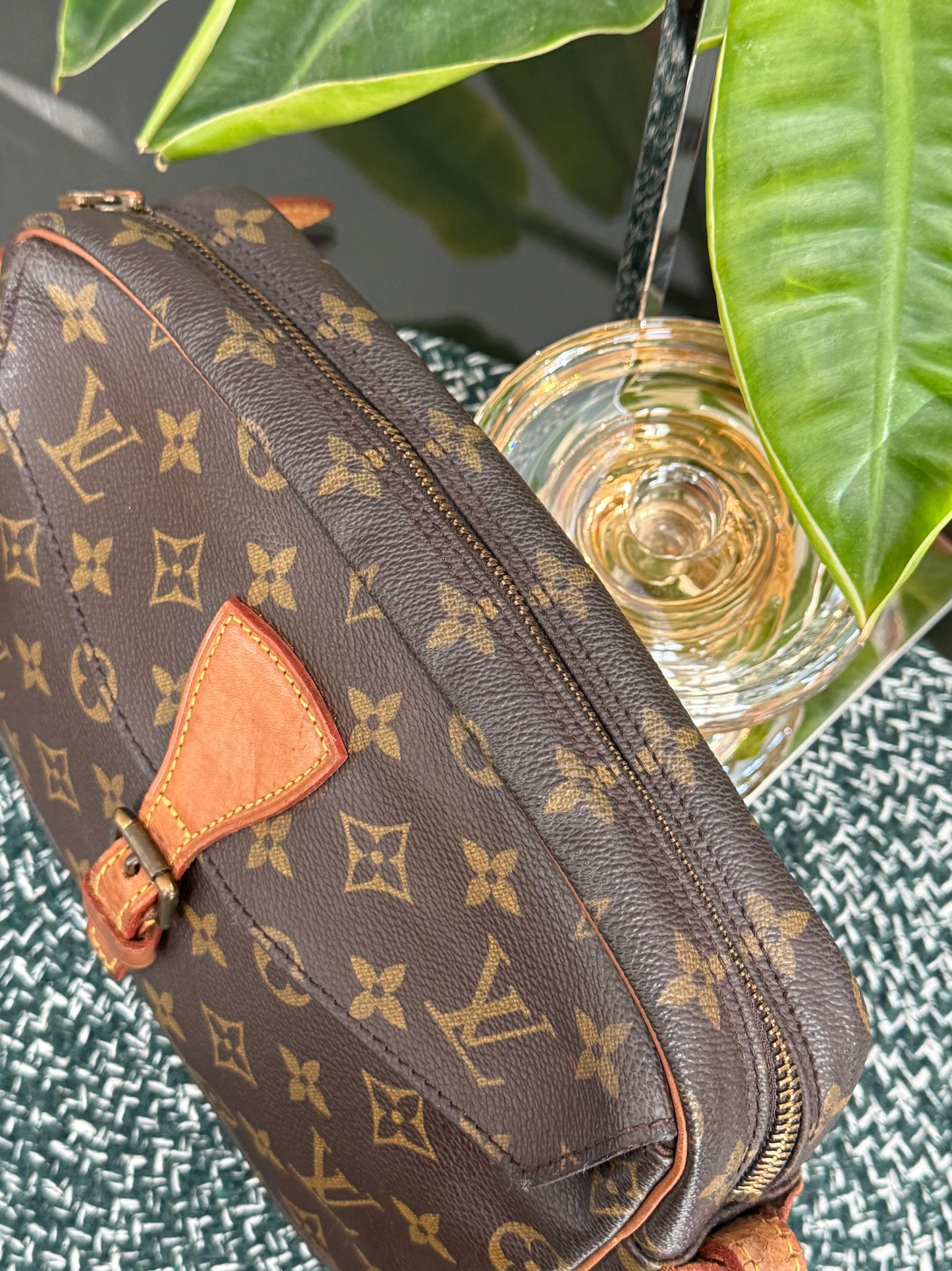 Jeaunefille MM Crossbody 📅 Year: 1990