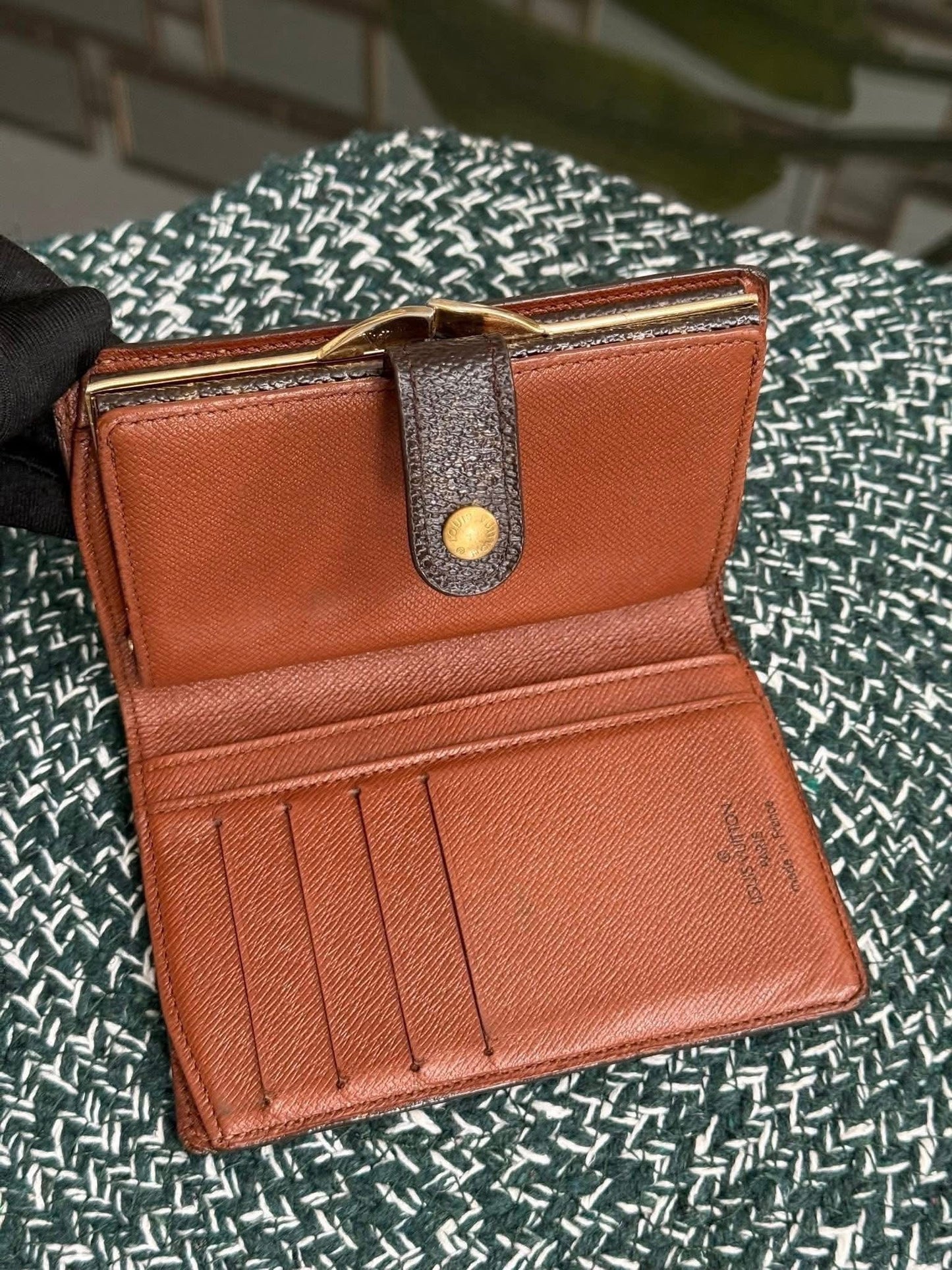 Kisslock Wallet in Monogram 🗓️ Year: 1998