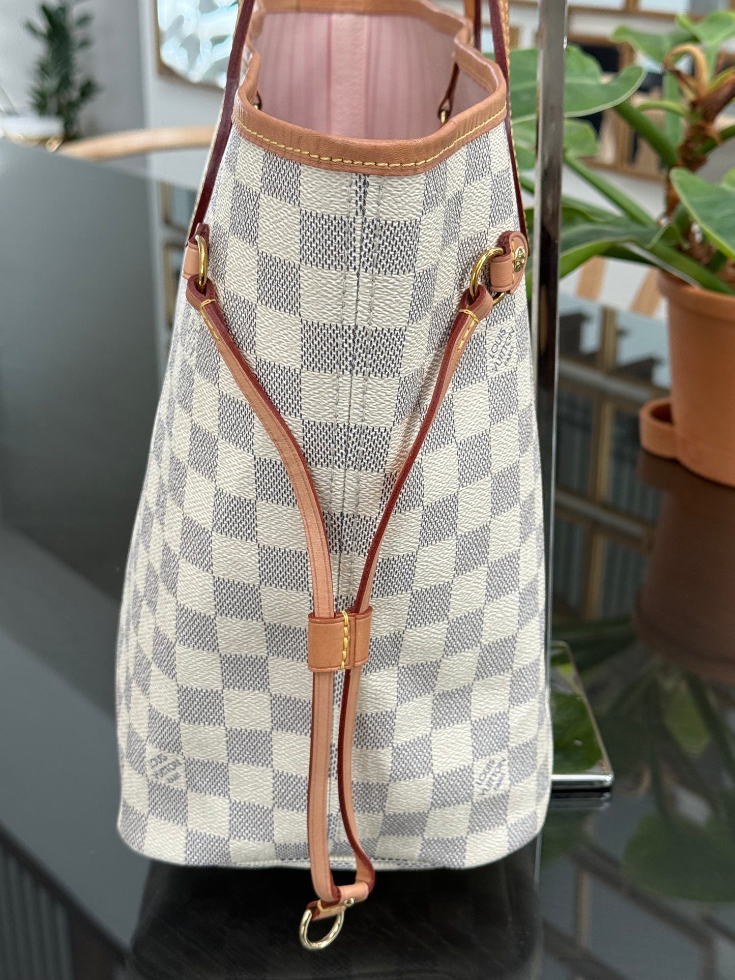 Neverfull MM Azur in Rose Ballerine with Dustbag 📅 Year: 2020