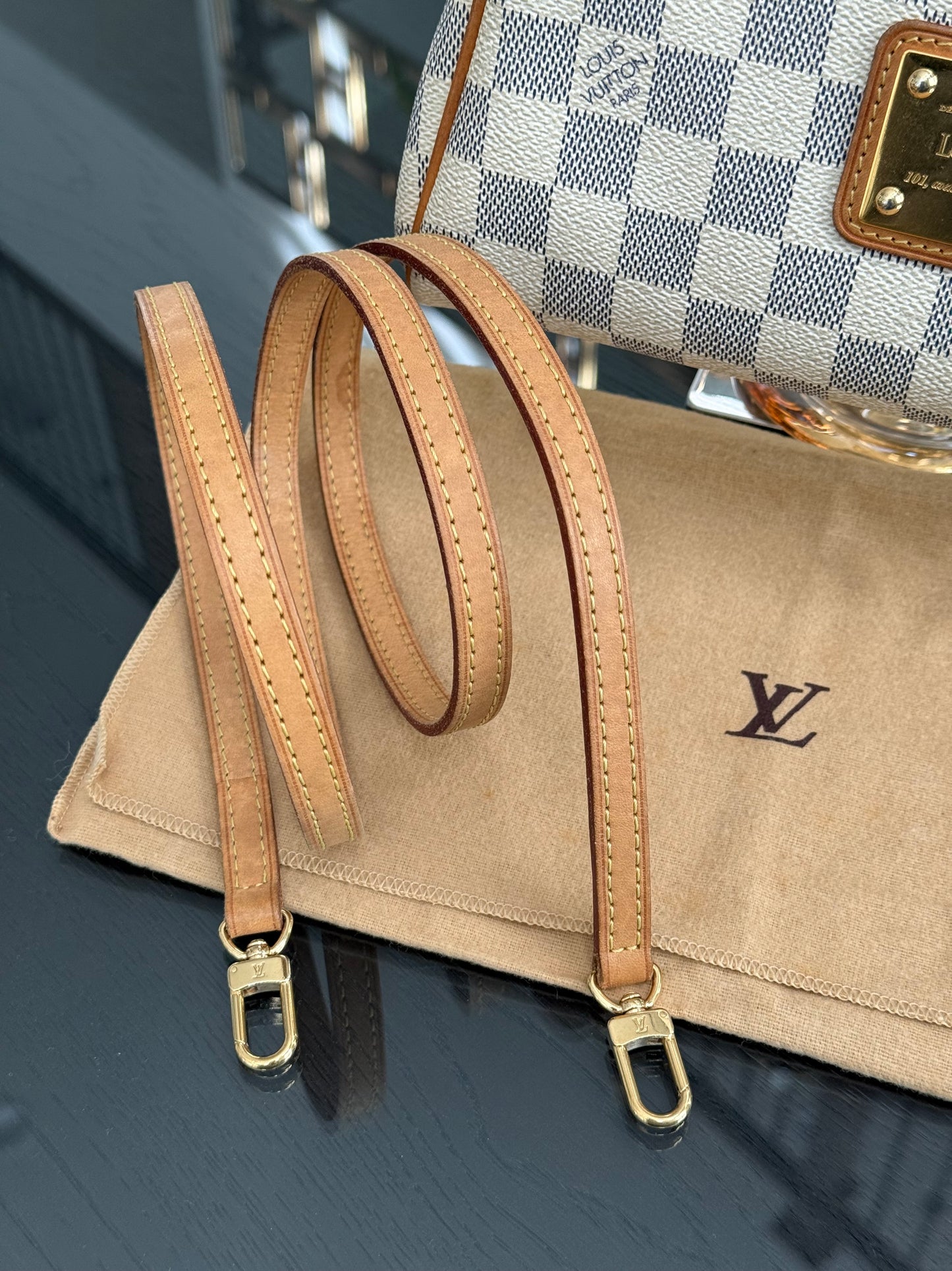 Eva Clutch in Azur with Original Strap,Box Dustbag and Insert Organizer 🗓️ Year: 2011