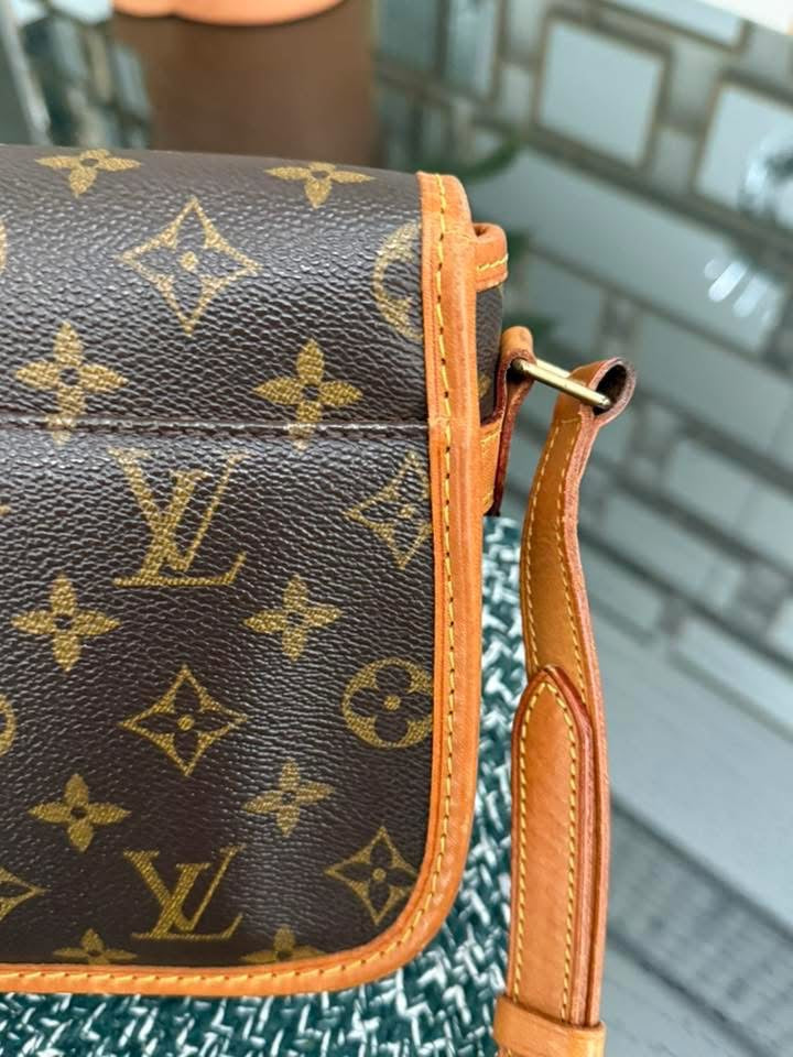 Sologne Crossbody 📅 Year: 2000