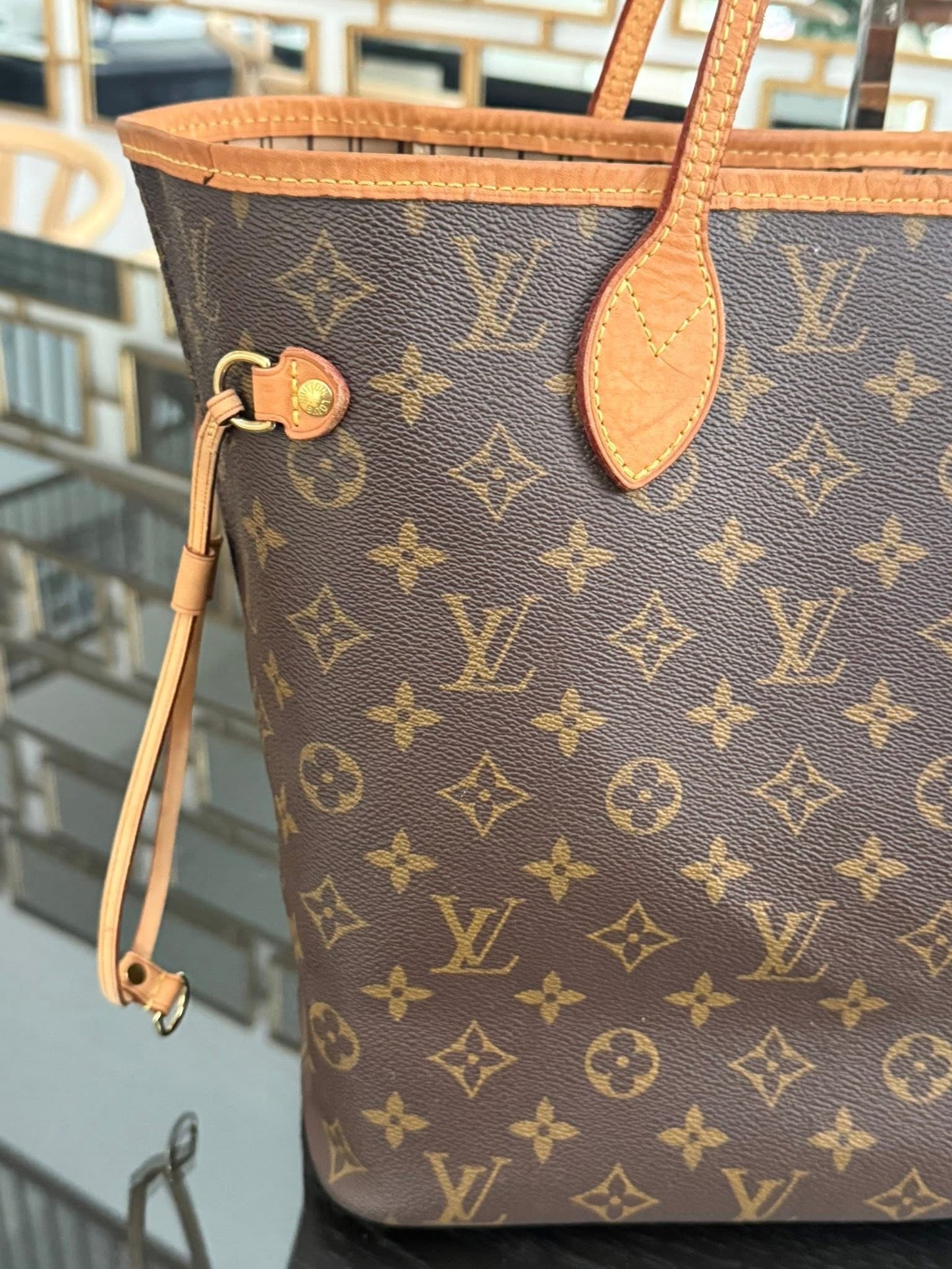 Neverfull MM with Dustbag 📅 Year: 2021