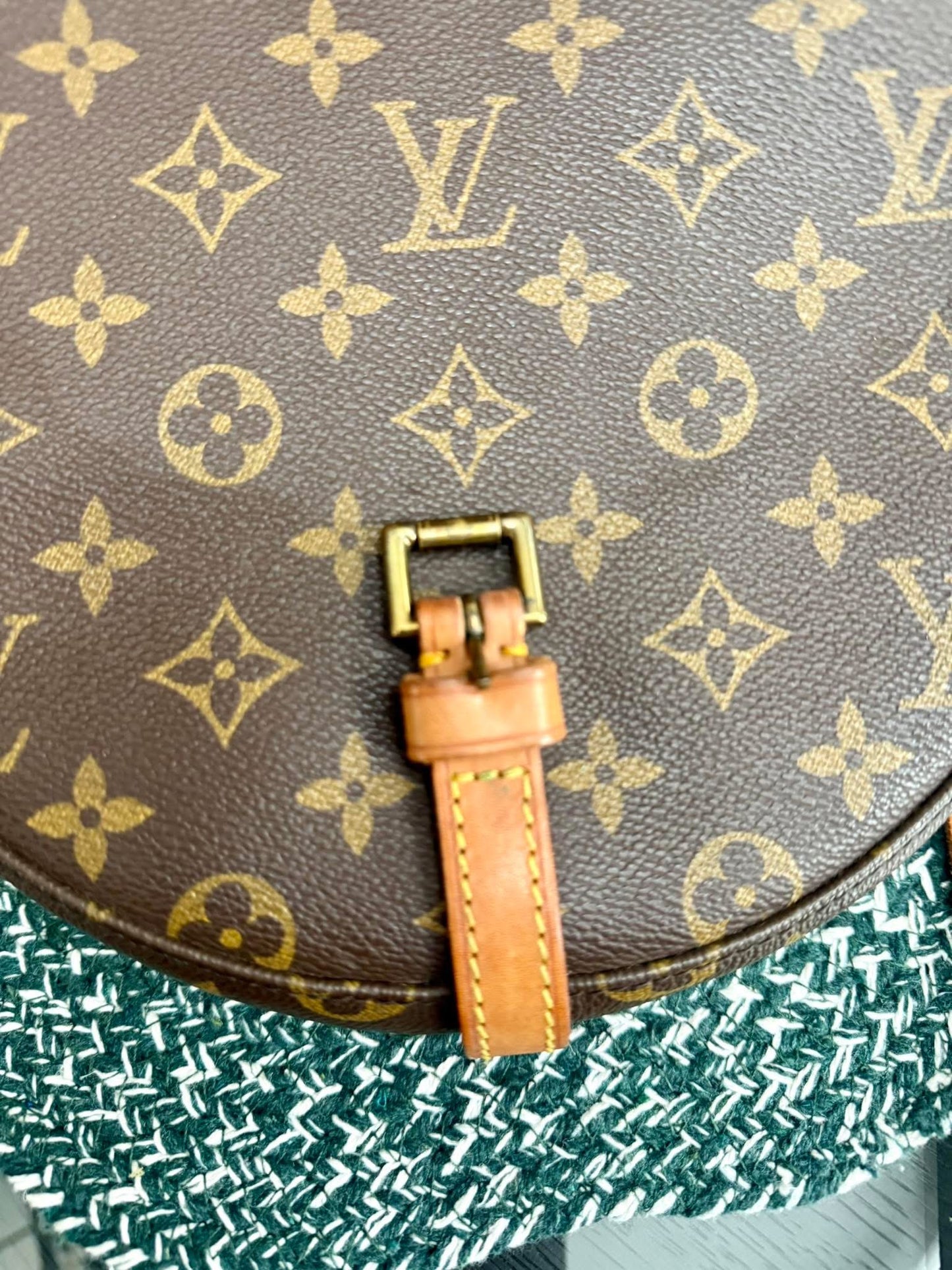 Chantilly MM Crossbody Bag 📅 Year: 1990