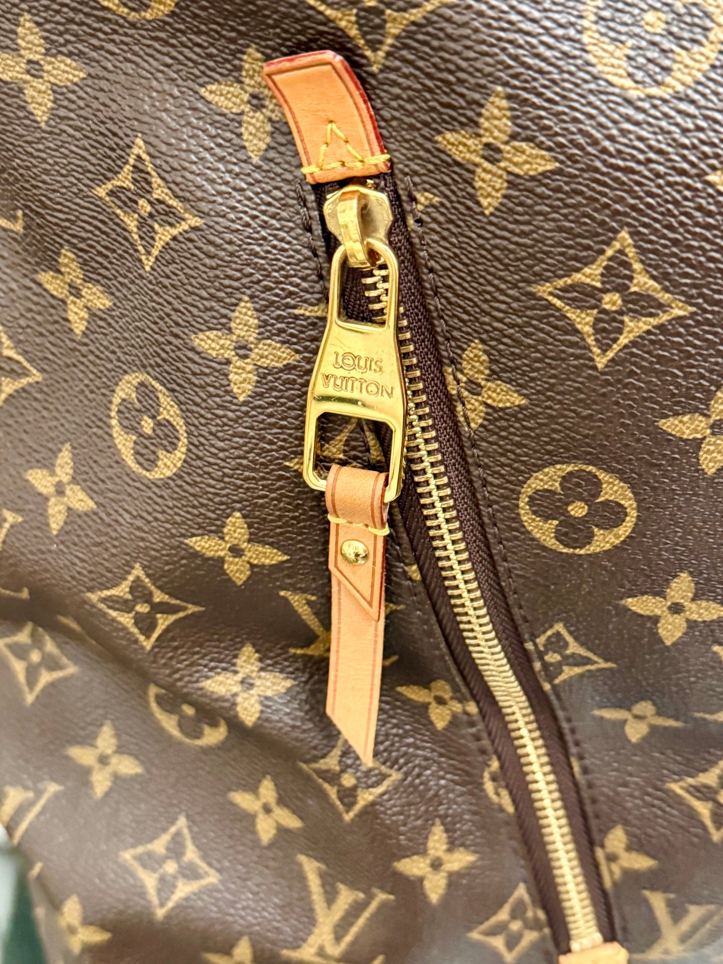 Delightful GM with Dustbag and Insert organizer 📅 Year: 2011