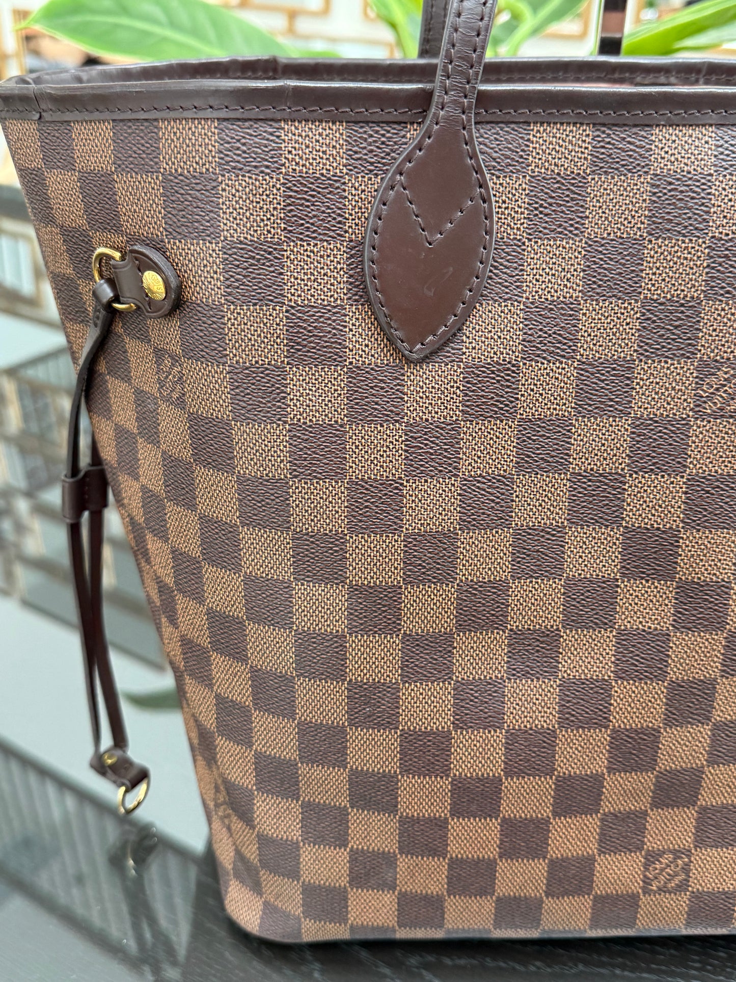Neverfull MM in Rose Ballerine interior with Dustbag - Microchip
