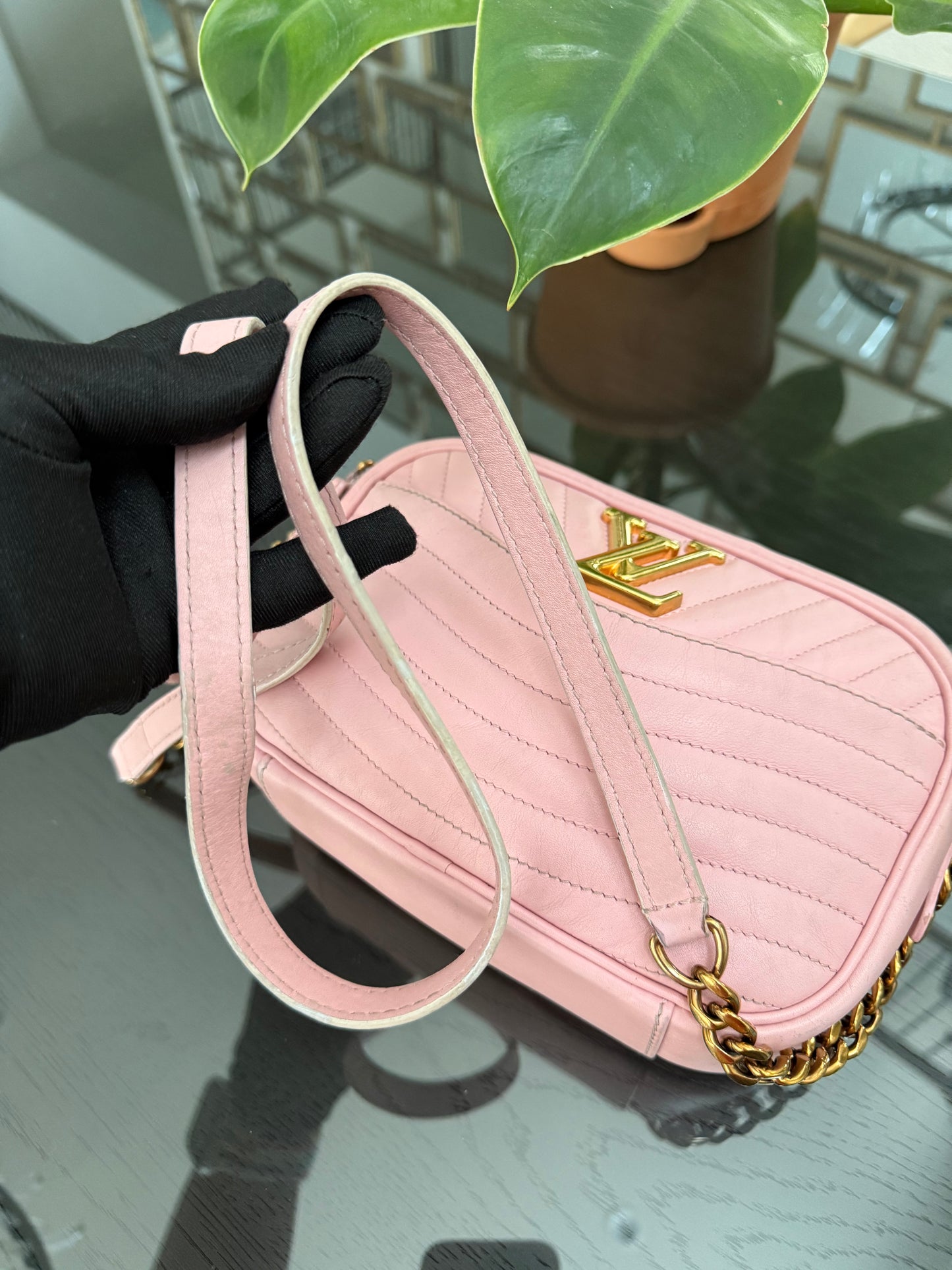 New Wave Camera Bag -🗓️ Year: 2019