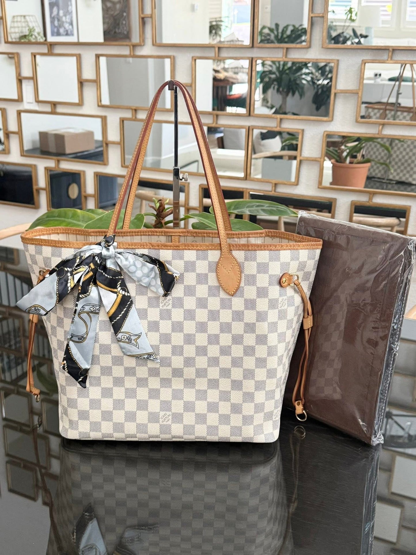 Neverfull MM Azur with Insert Organizer 📅 Year: 2011