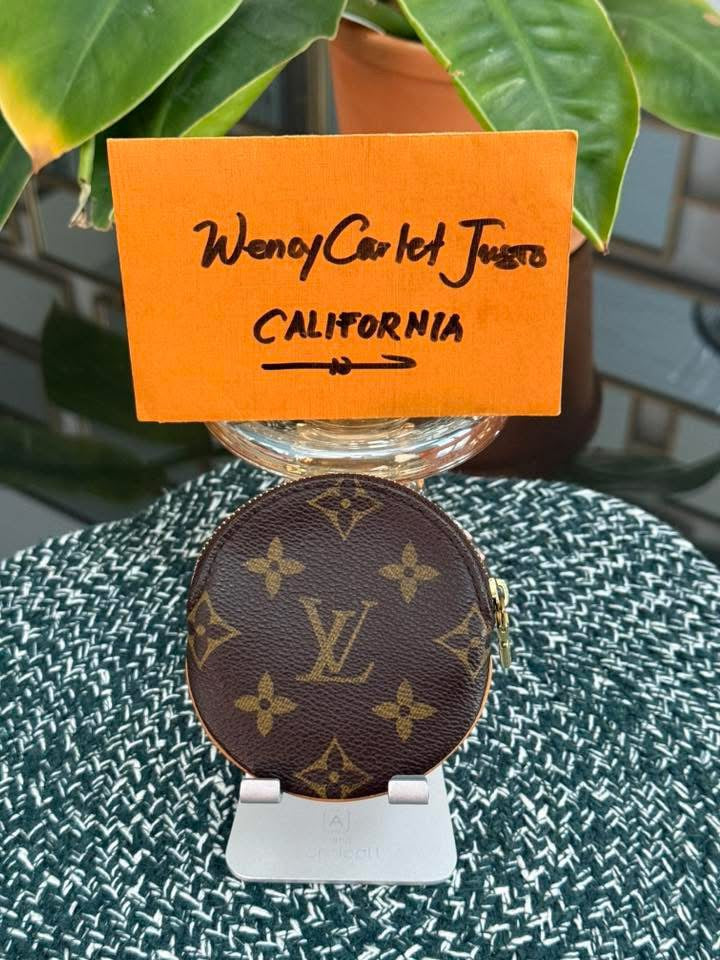 Monogram Round Coin Pouch 🗓️ Year: 2005