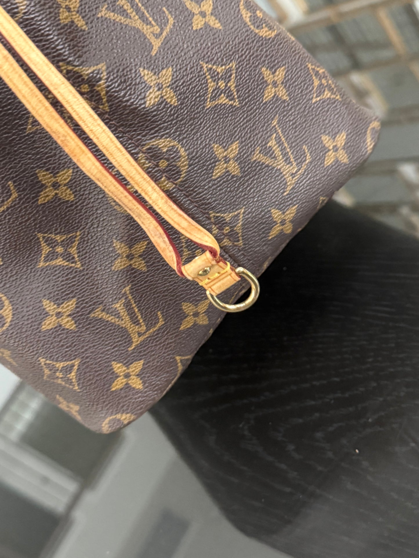 Neverfull GM in Monogram with Dustbag and Insert Organizer 📅 Year: 2007