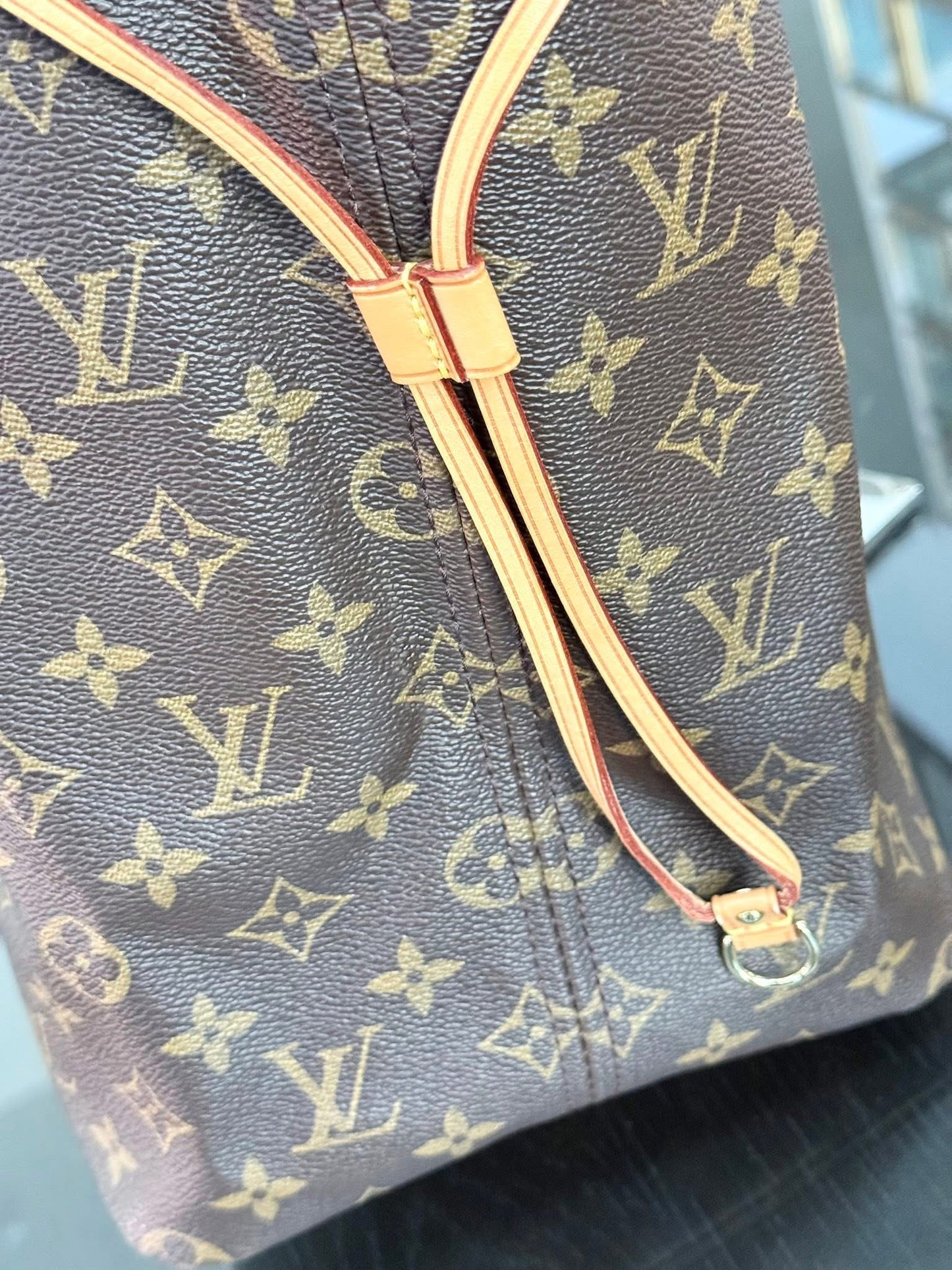 Neverfull GM in Monogram with Dustbag and Insert Organizer -🗓️ Year: 2015