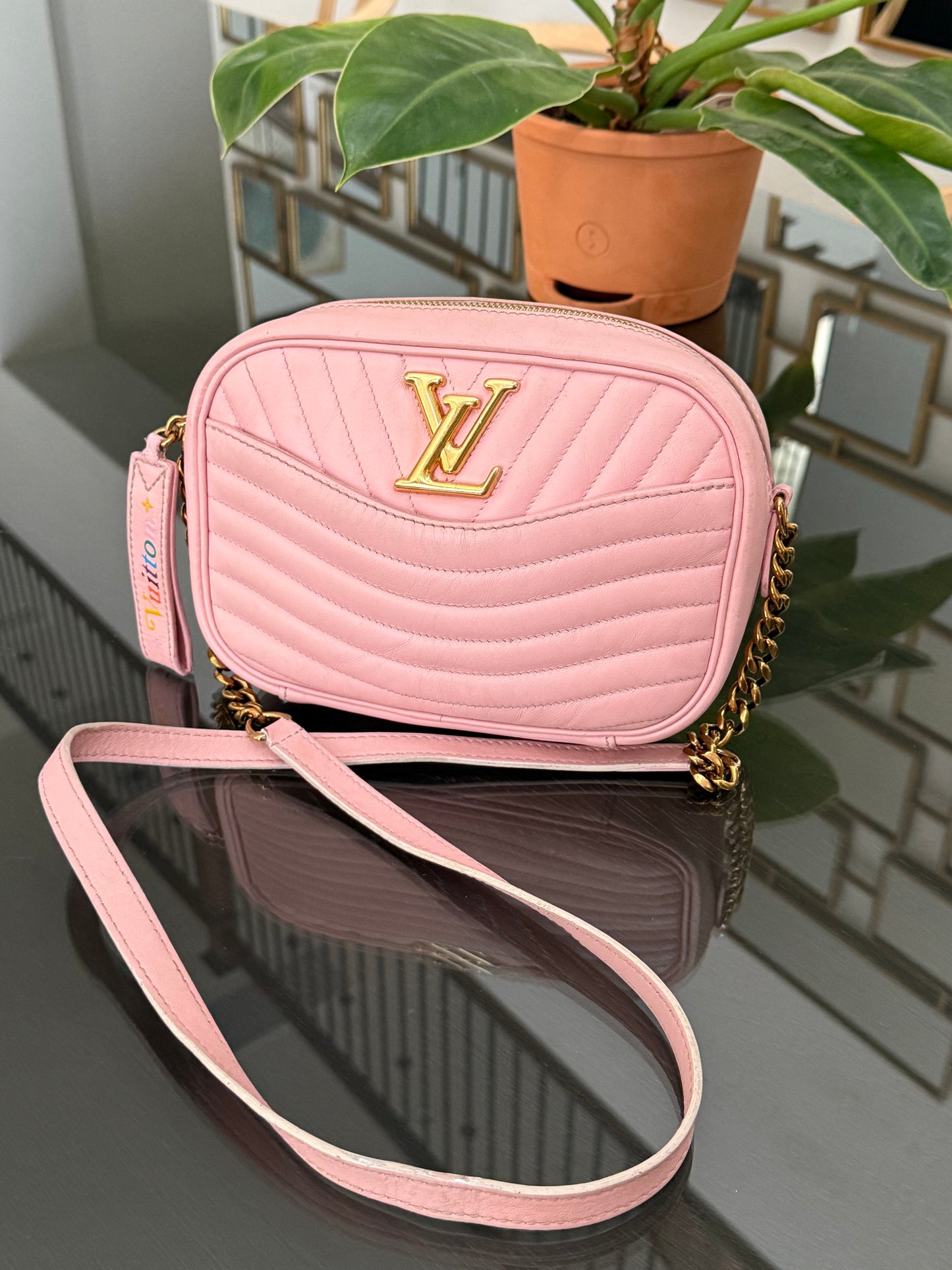 New Wave Camera Bag -🗓️ Year: 2019