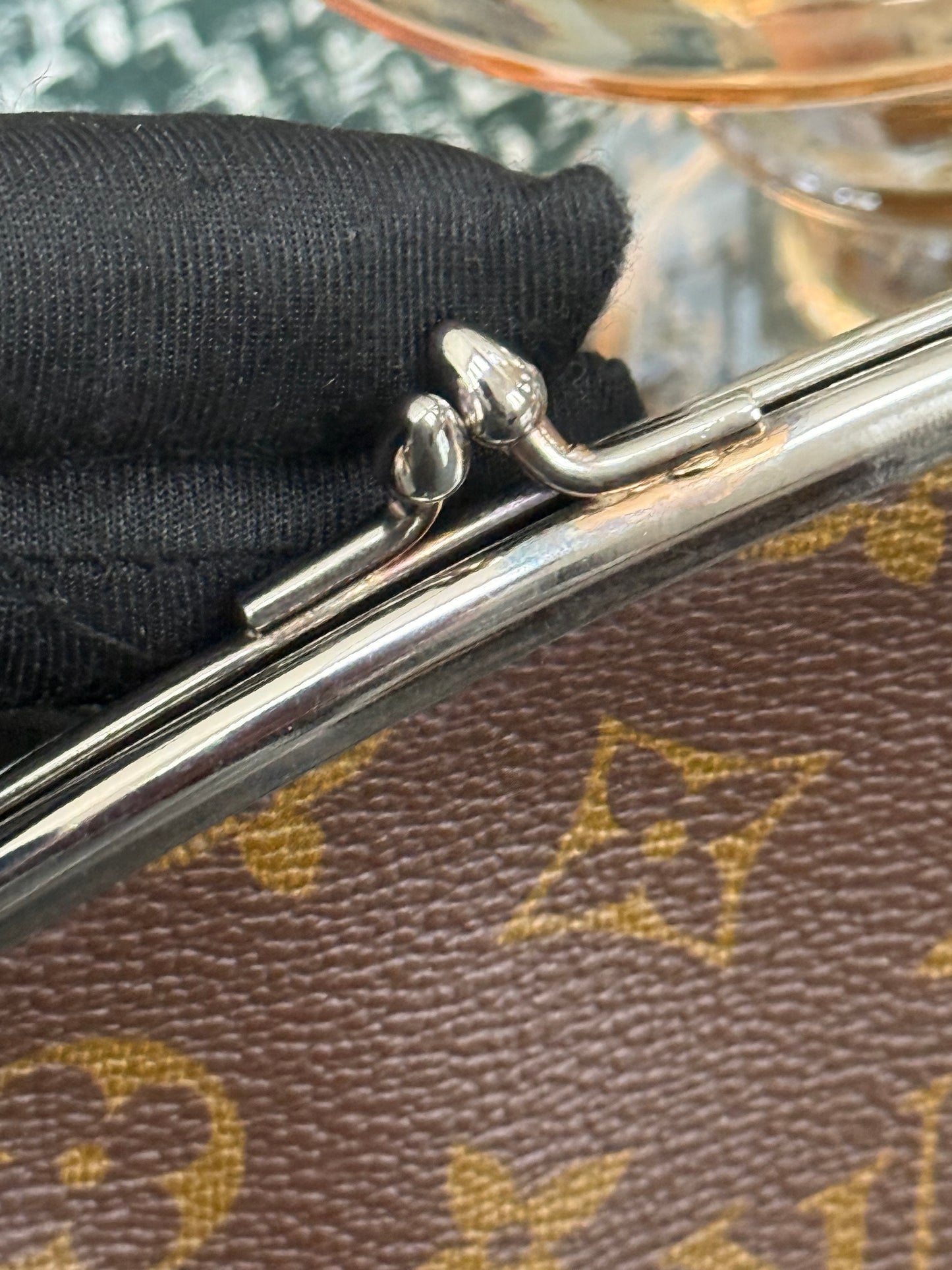 Vintage Monogram Kisslock Pouch🗓️