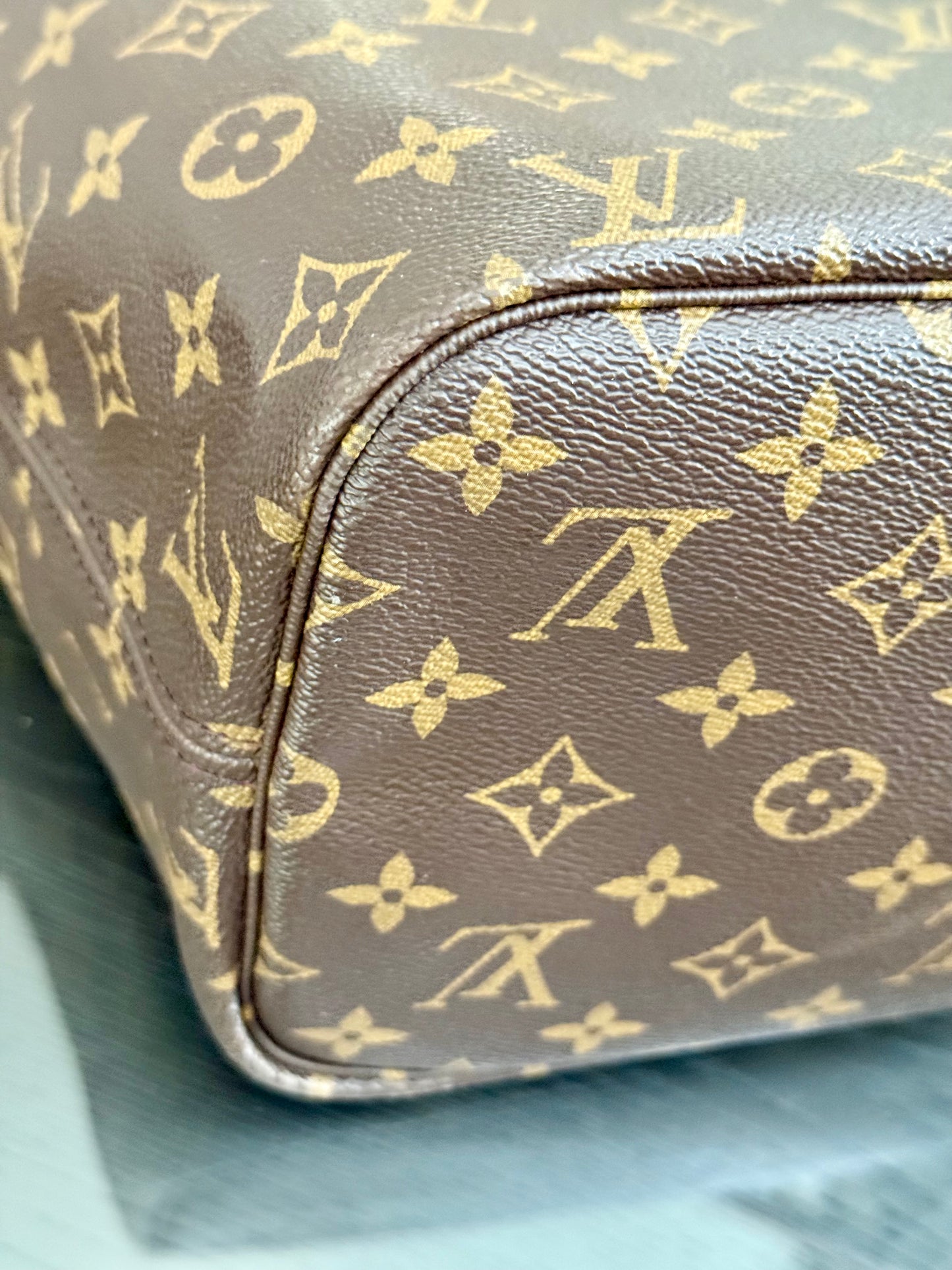 Neverfull MM in Peony with Insert Organizer and Dustbag 🗓️ Year: 2016