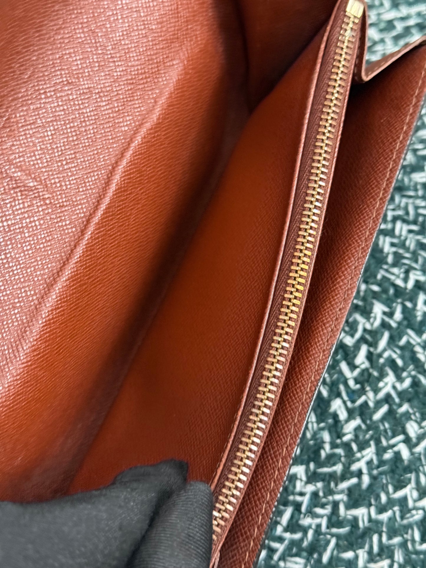 Sarah Wallet in Monogram with 2 Cardholders 🗓️ Year: 2001