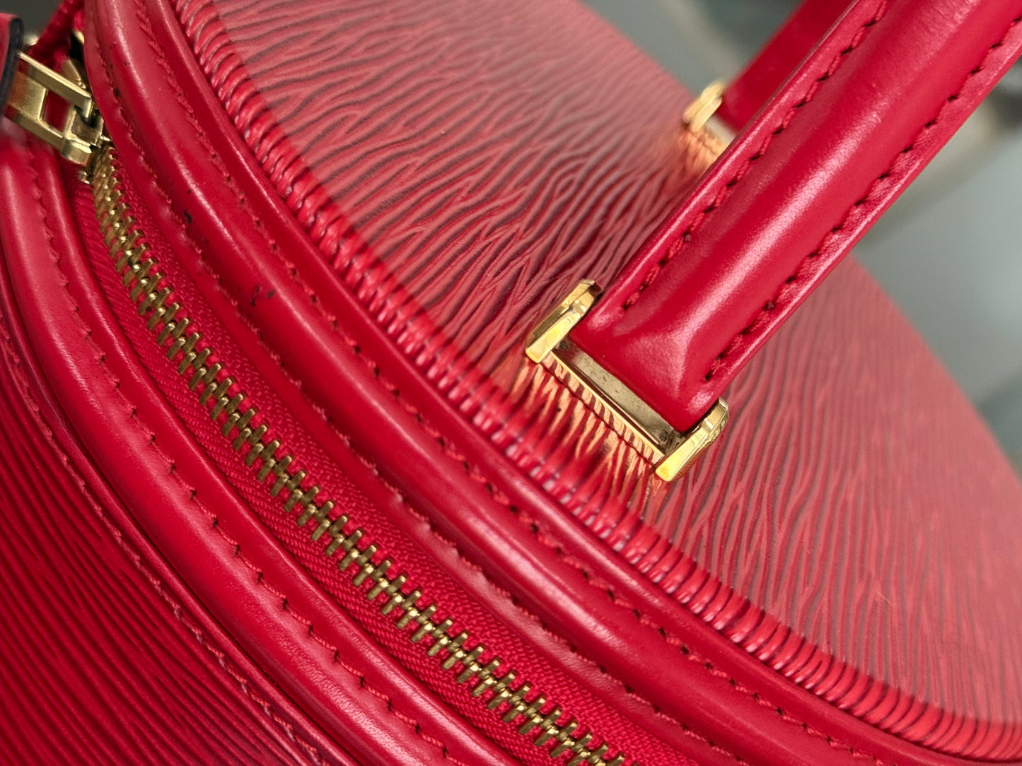 Epi Cannes with Lock No key-🗓️ Year: 2000